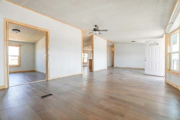 832 TRAVIS CT, ALAMOGORDO, NM 88310, photo 4 of 36