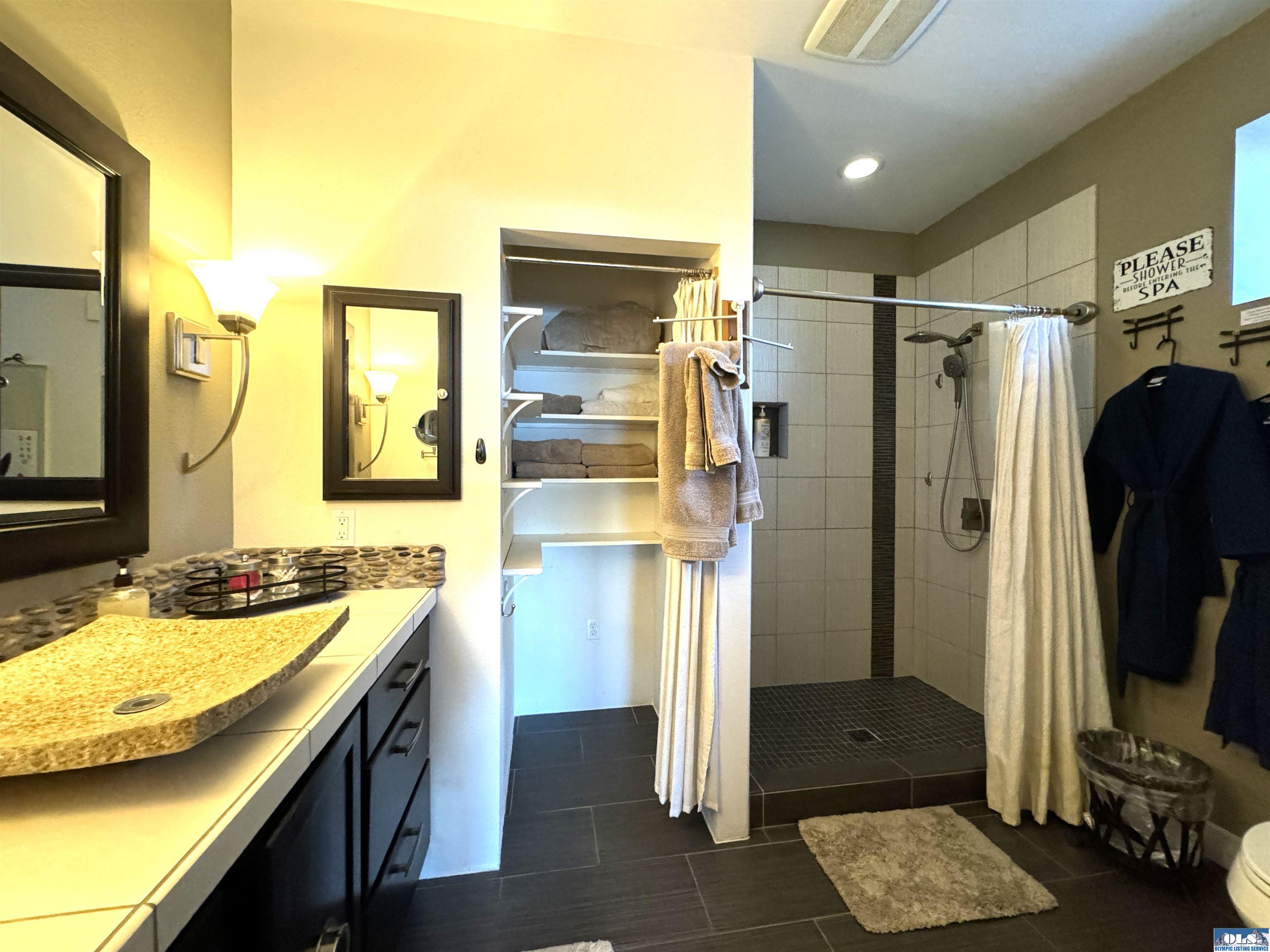 Sequim, Washington, 98382, United States, 4 Bedrooms Bedrooms, ,5 BathroomsBathrooms,Residential,Active,1808316