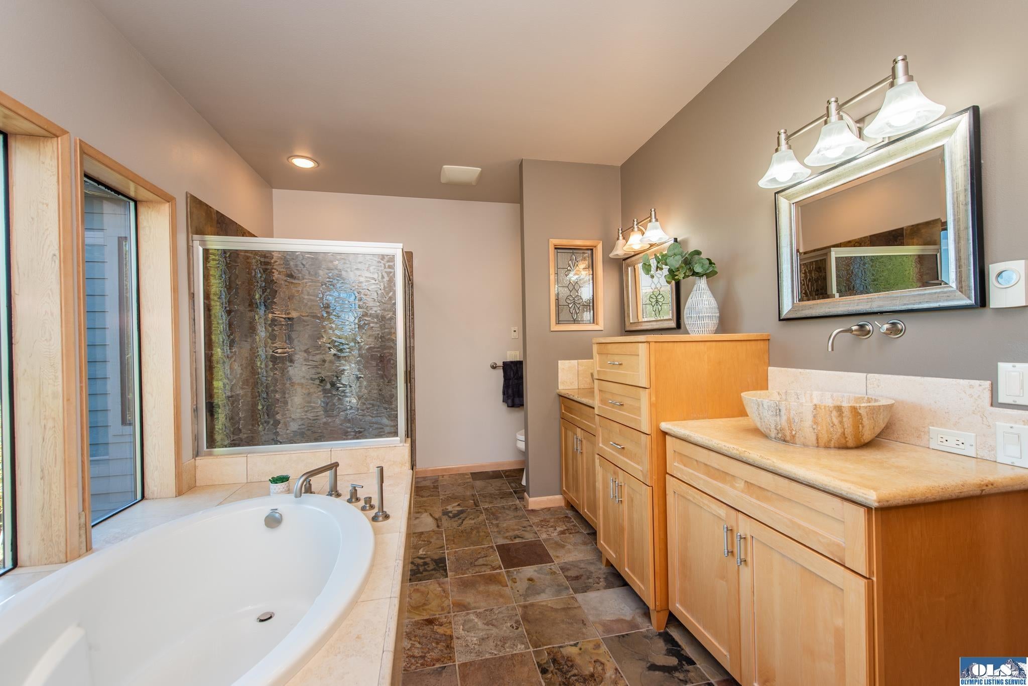 Sequim, Washington, 98382, United States, 3 Bedrooms Bedrooms, ,3 BathroomsBathrooms,Residential,Active,1967309