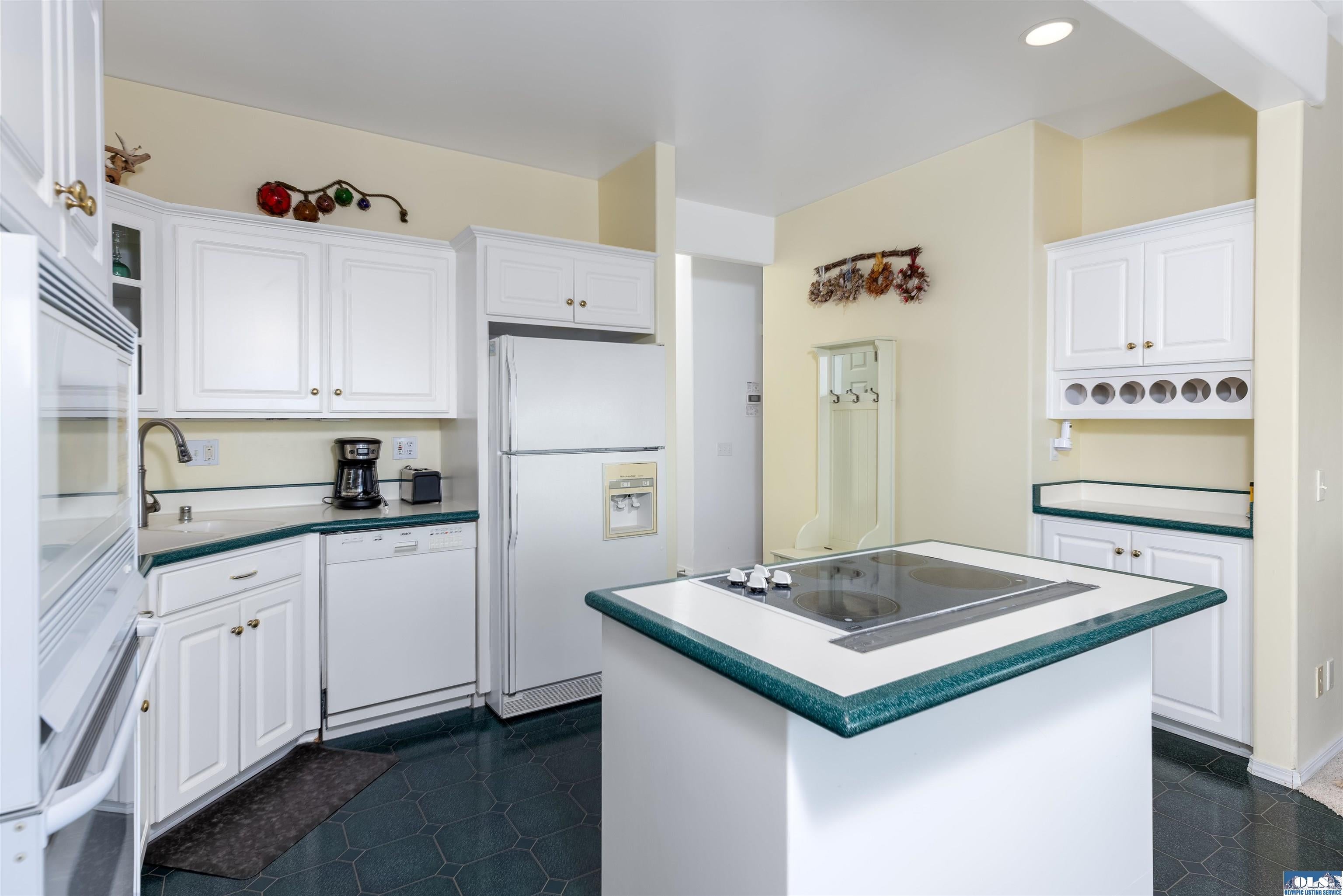 Sequim, Washington, 98382, United States, 2 Bedrooms Bedrooms, ,2 BathroomsBathrooms,Residential,Active,1967106