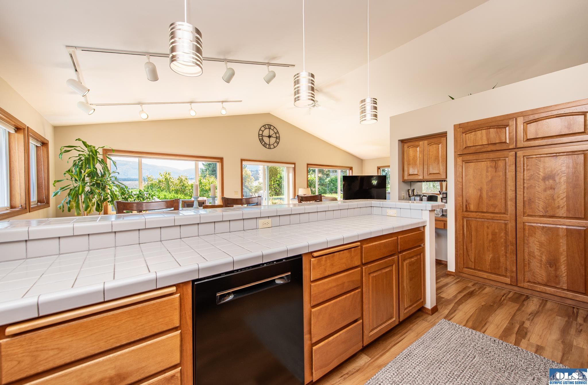 Sequim, Washington, 98382, United States, 3 Bedrooms Bedrooms, ,3 BathroomsBathrooms,Residential,Active,1936602