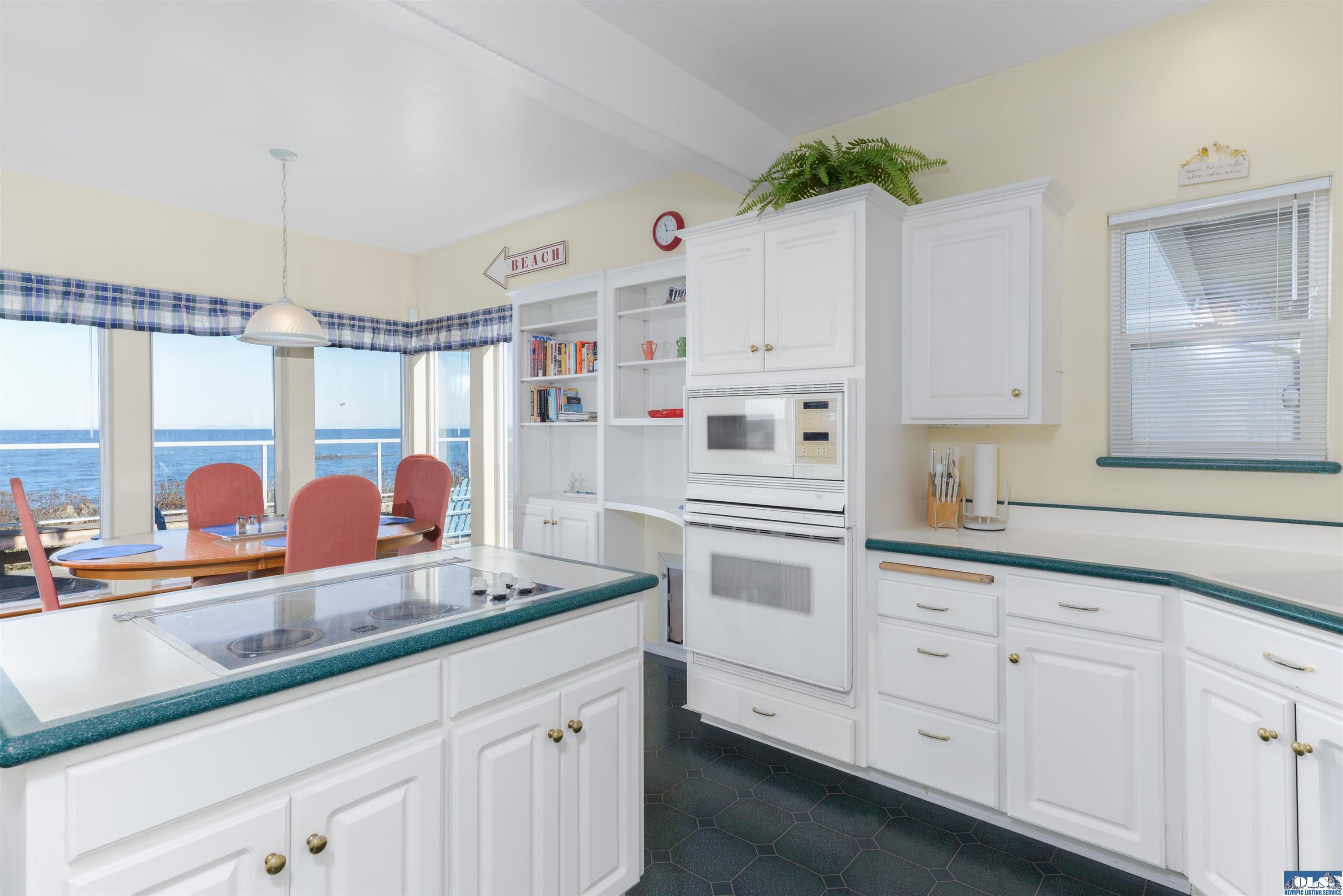 Sequim, Washington, 98382, United States, 2 Bedrooms Bedrooms, ,2 BathroomsBathrooms,Residential,Active,1967106