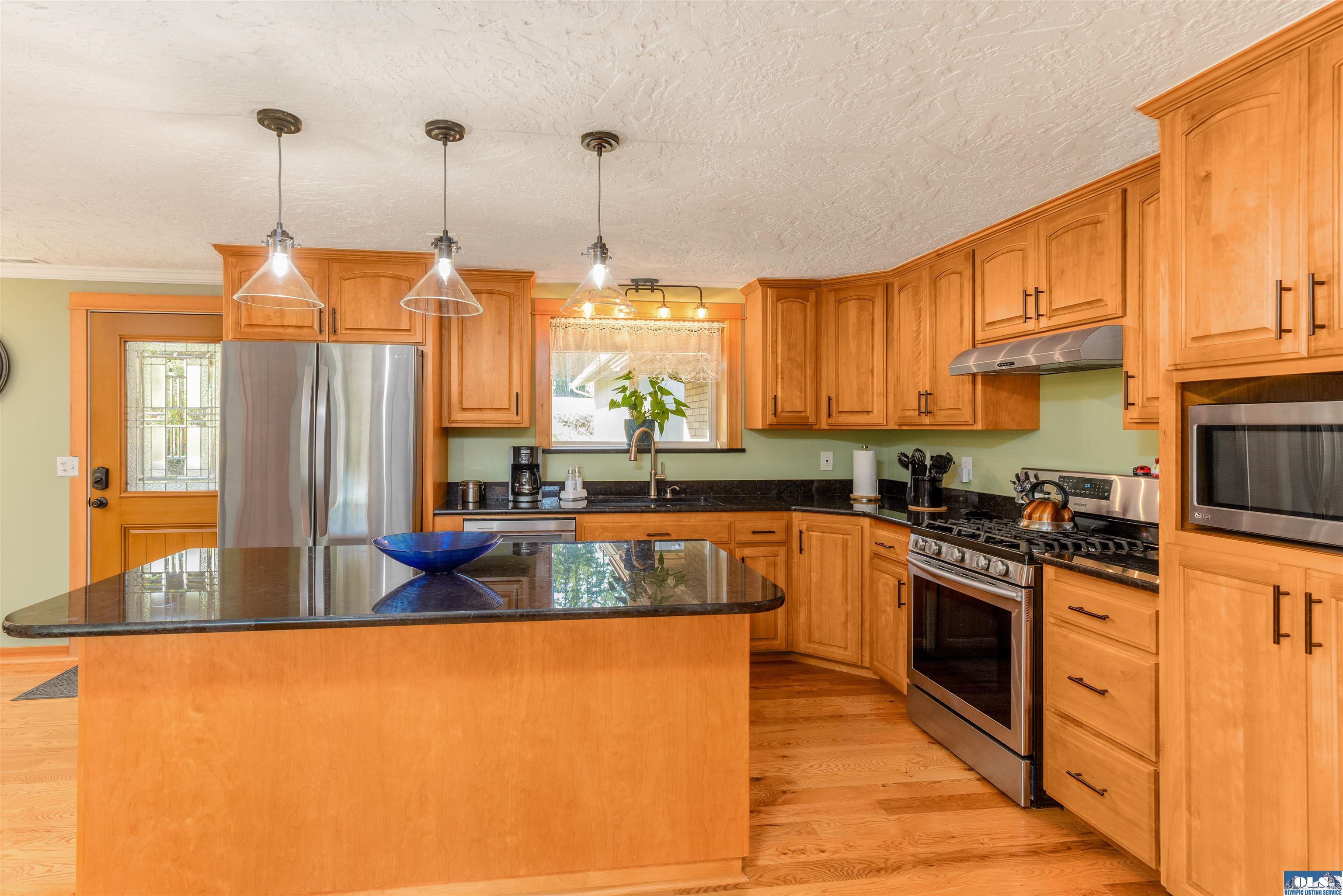 Sequim, Washington, 98382, United States, 5 Bedrooms Bedrooms, ,4 BathroomsBathrooms,Residential,Active,1945451