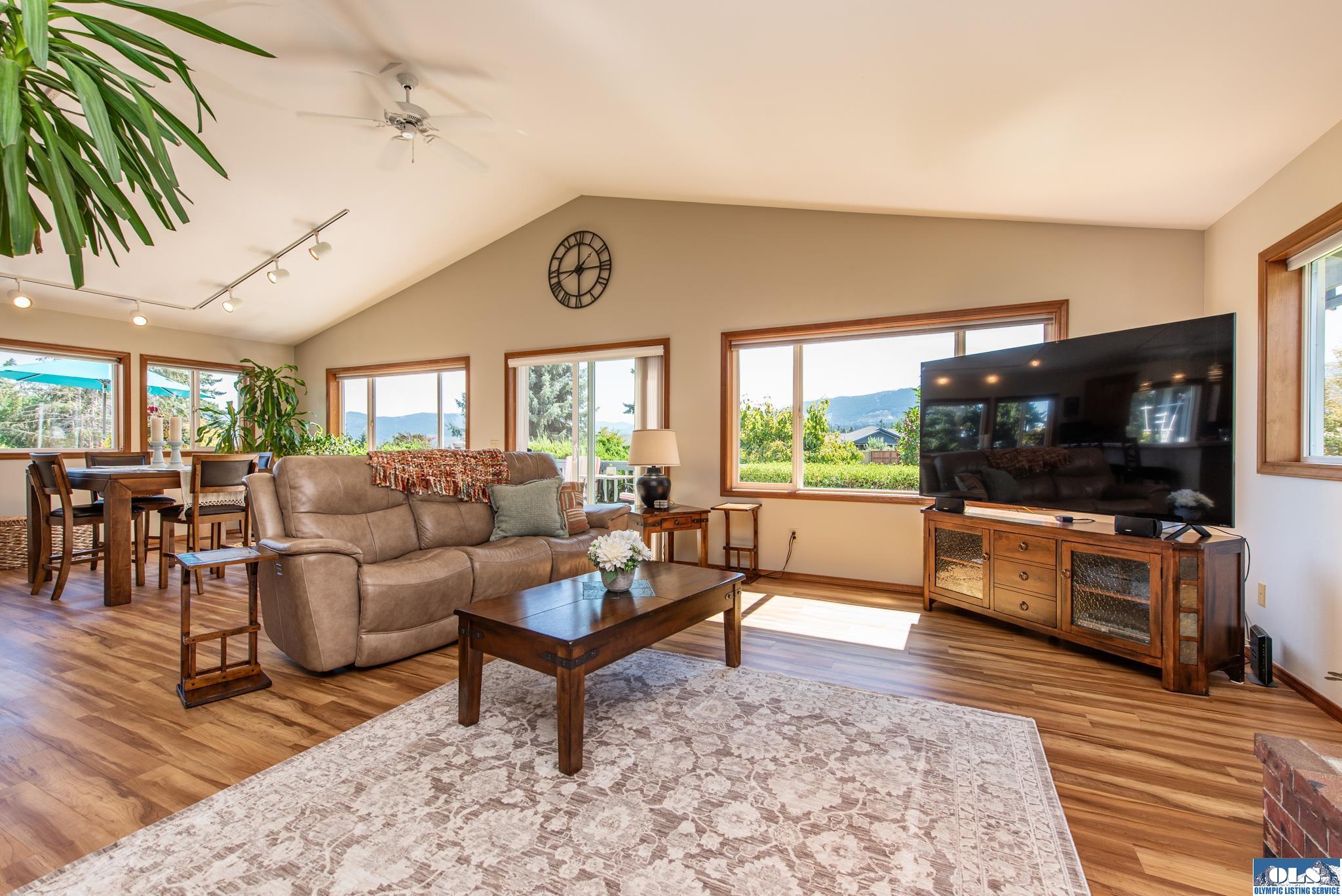 Sequim, Washington, 98382, United States, 3 Bedrooms Bedrooms, ,3 BathroomsBathrooms,Residential,Active,1936602