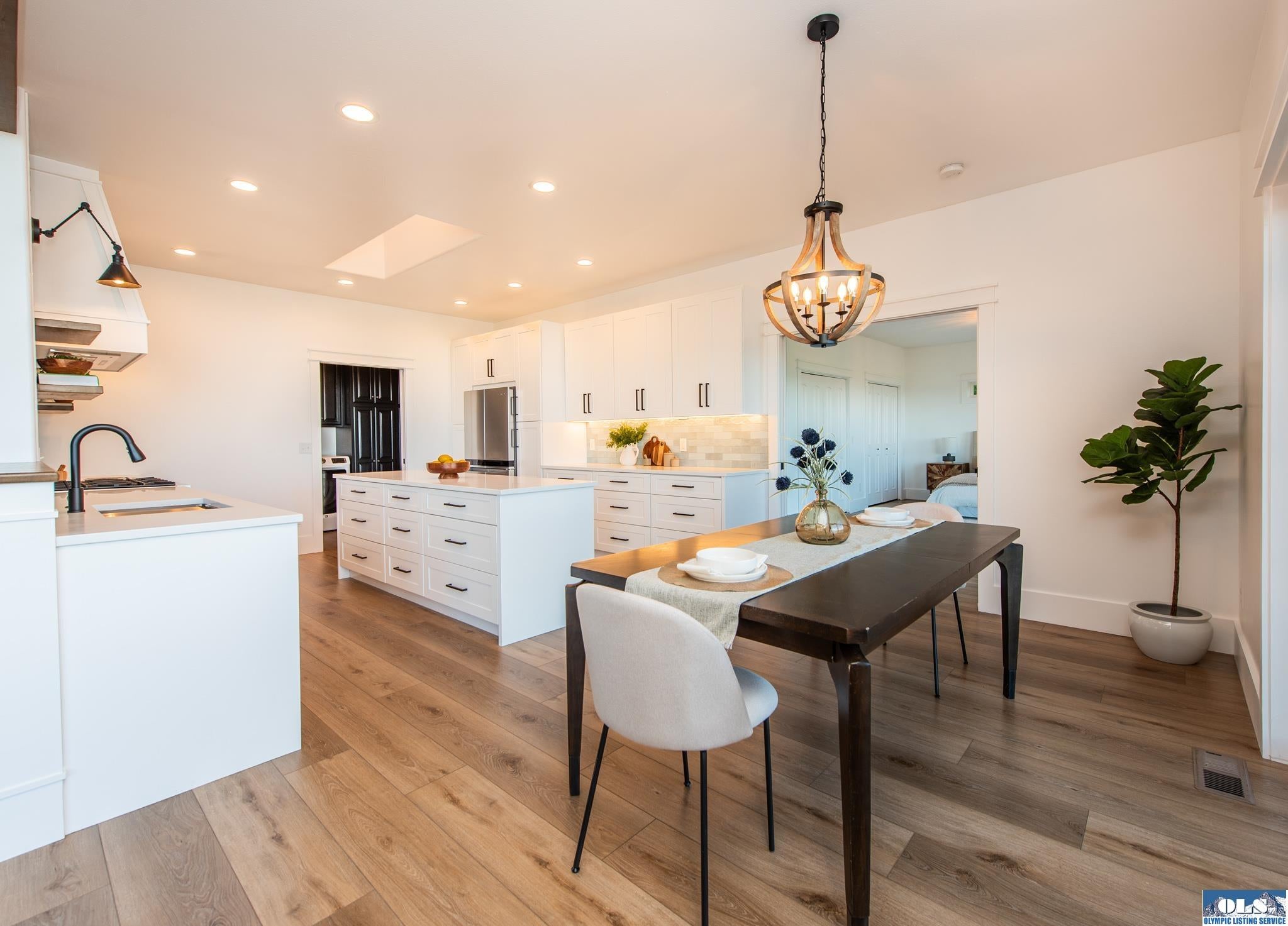 Sequim, Washington, 98382, United States, 3 Bedrooms Bedrooms, ,3 BathroomsBathrooms,Residential,Active,1960163