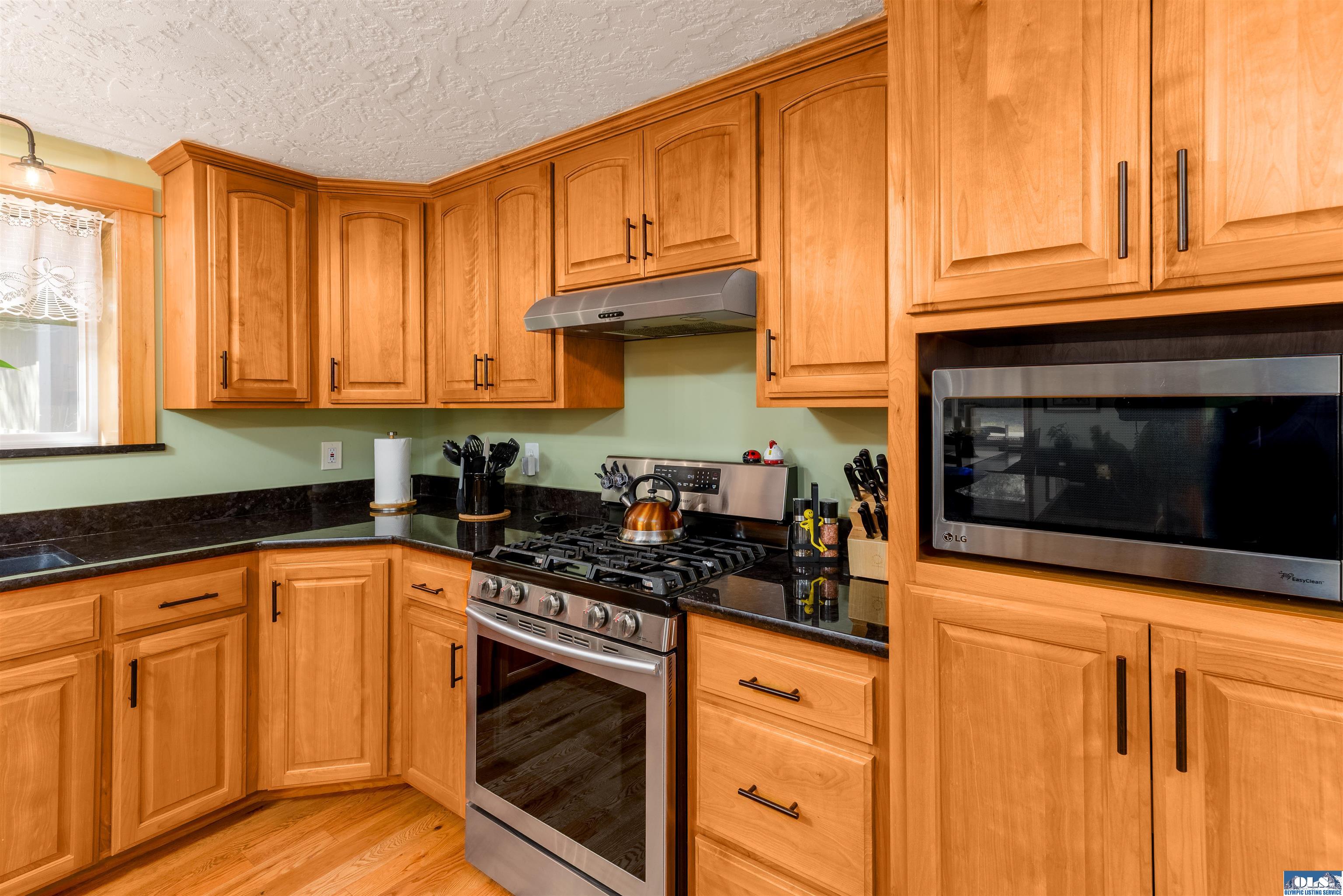 Sequim, Washington, 98382, United States, 5 Bedrooms Bedrooms, ,4 BathroomsBathrooms,Residential,Active,1945451