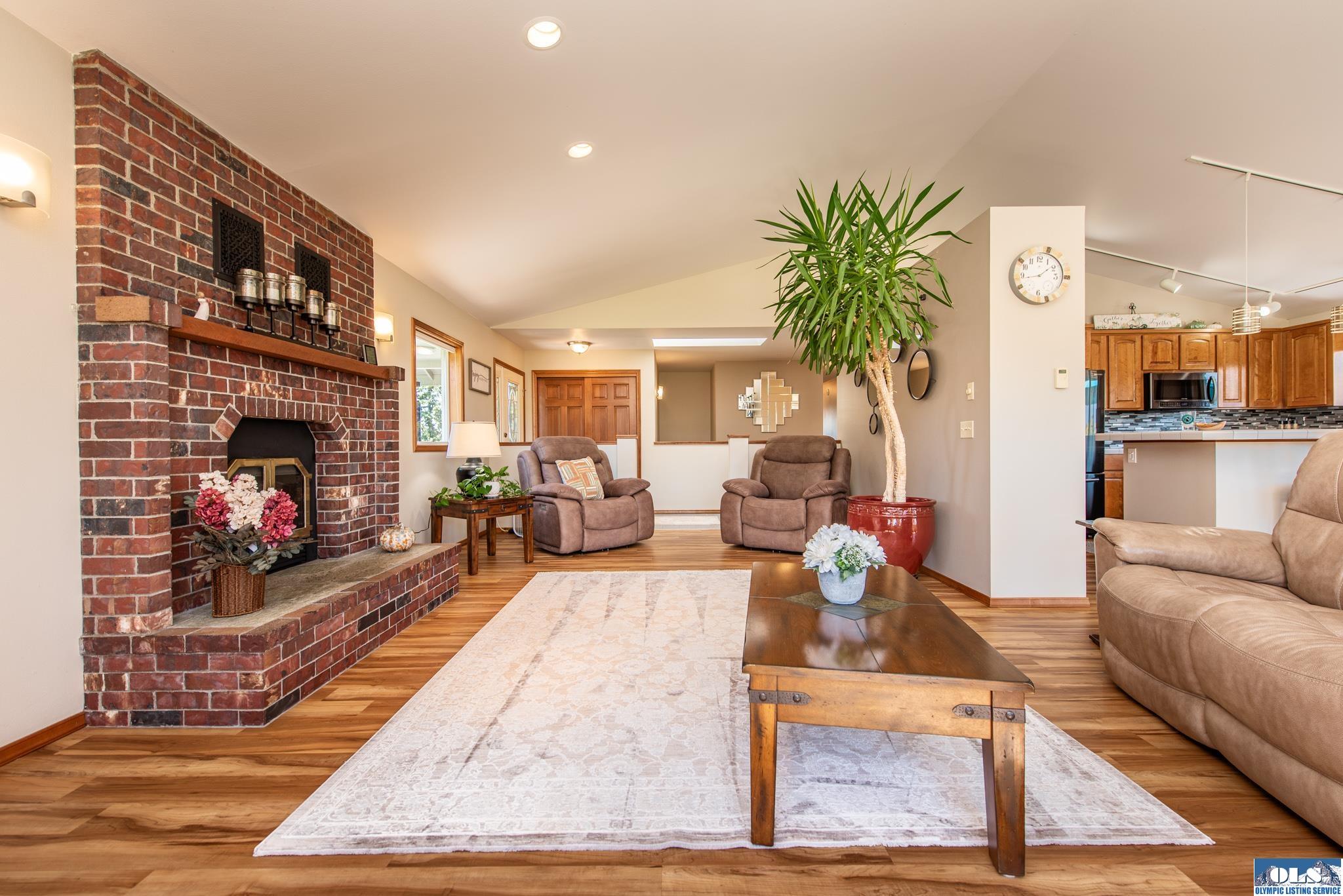 Sequim, Washington, 98382, United States, 3 Bedrooms Bedrooms, ,3 BathroomsBathrooms,Residential,Active,1936602