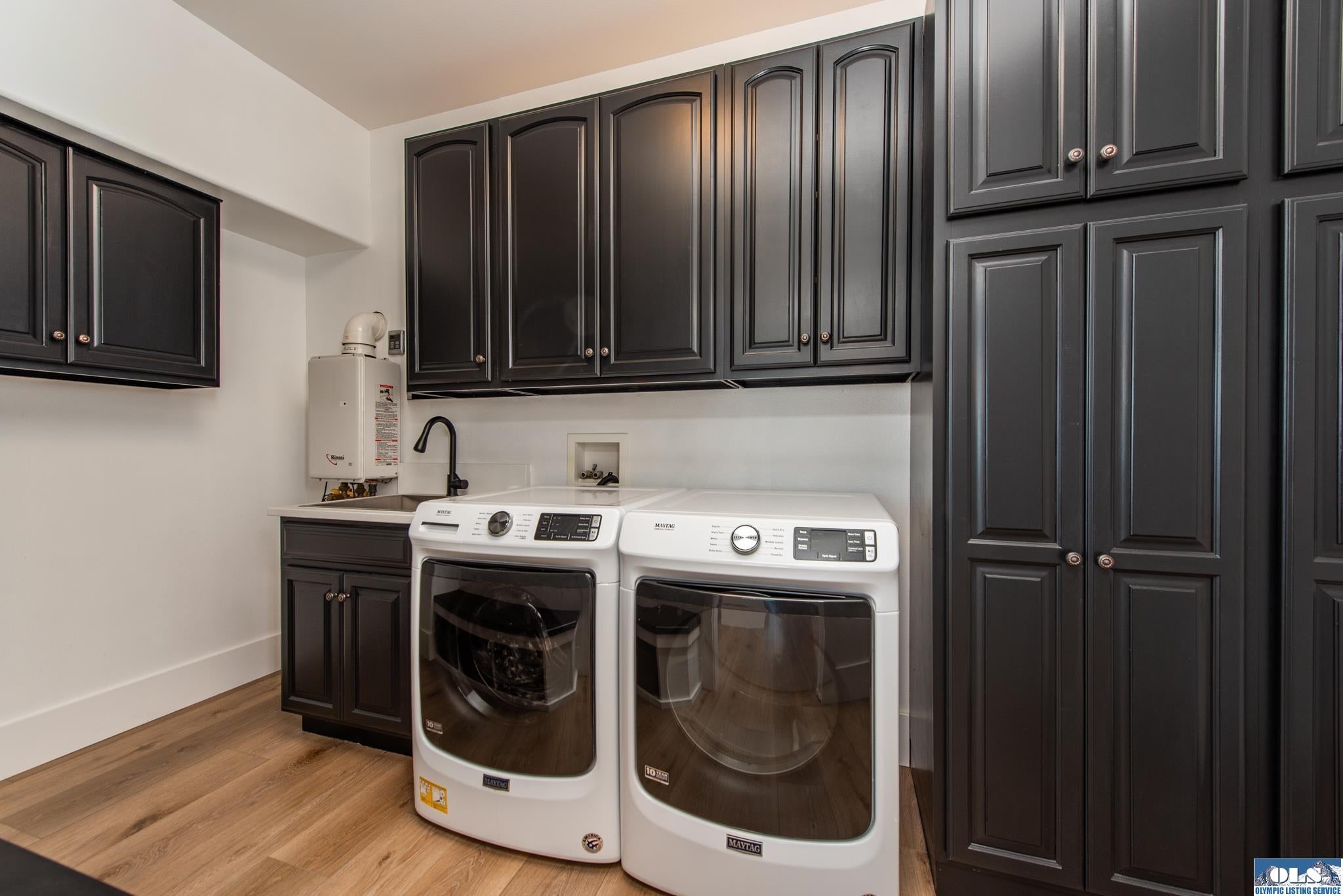 Sequim, Washington, 98382, United States, 3 Bedrooms Bedrooms, ,3 BathroomsBathrooms,Residential,Active,1960163