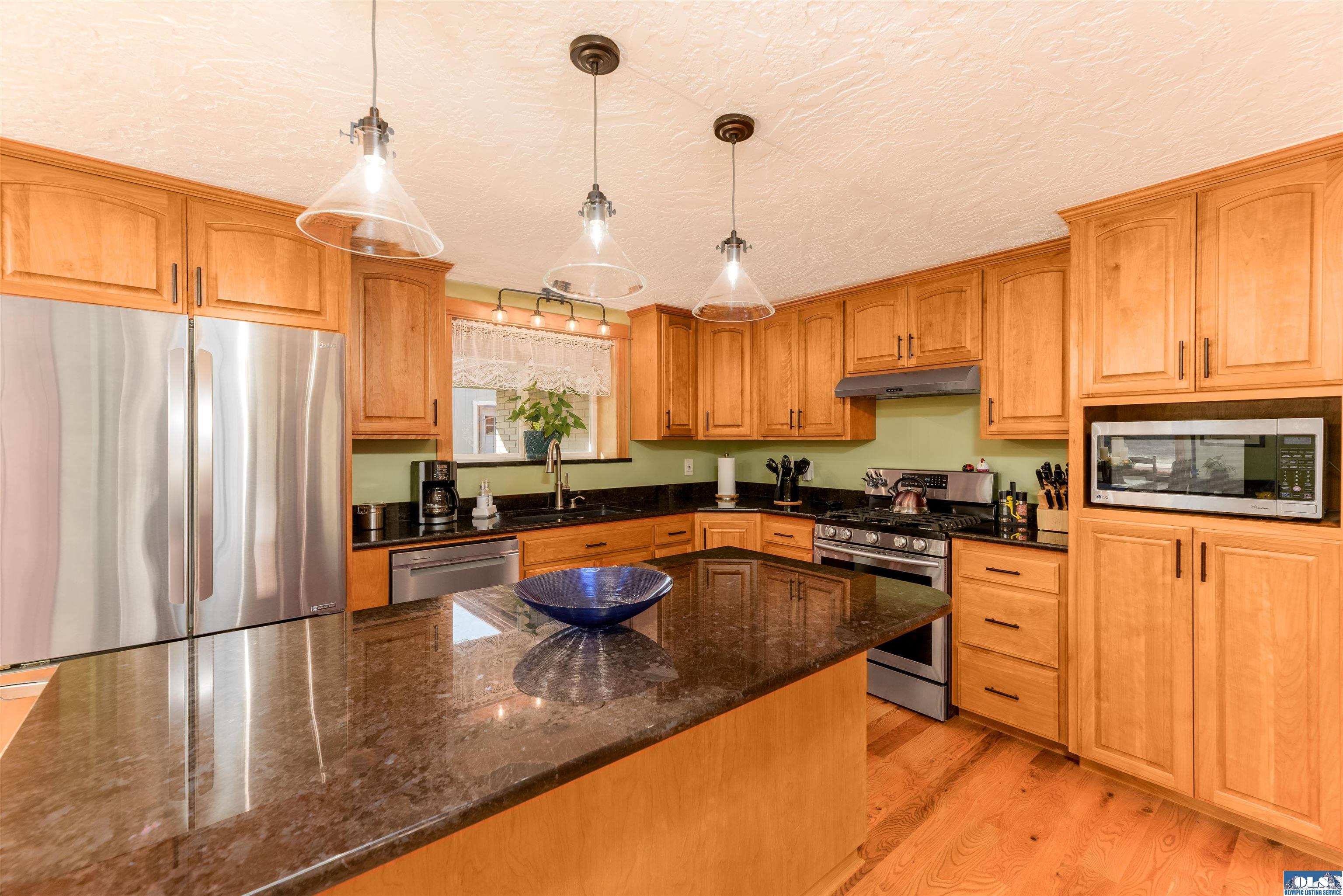 Sequim, Washington, 98382, United States, 5 Bedrooms Bedrooms, ,4 BathroomsBathrooms,Residential,Active,1945451