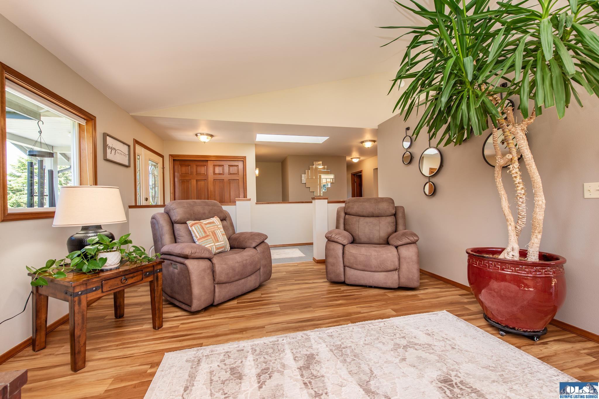 Sequim, Washington, 98382, United States, 3 Bedrooms Bedrooms, ,3 BathroomsBathrooms,Residential,Active,1936602