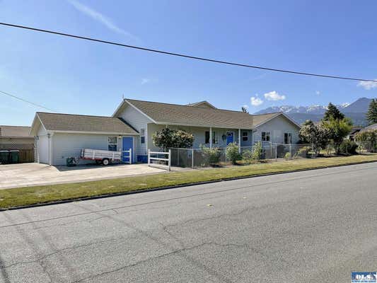 239 W 9TH ST, PORT ANGELES, WA 98362 - Image 1