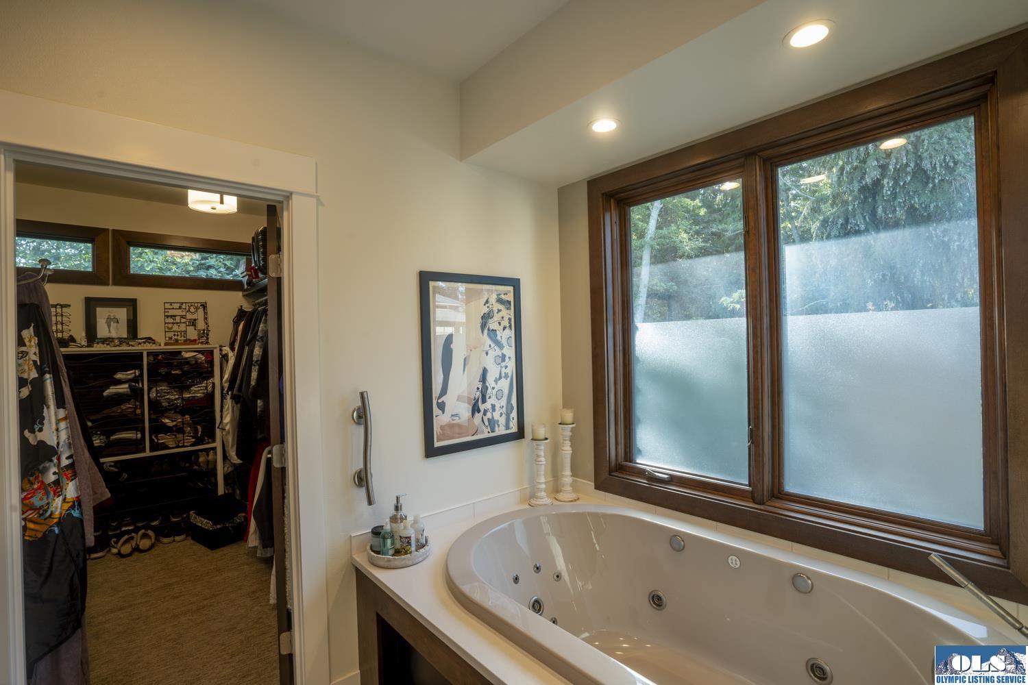 Sequim, Washington, 98382, United States, 4 Bedrooms Bedrooms, ,5 BathroomsBathrooms,Residential,Active,1808316