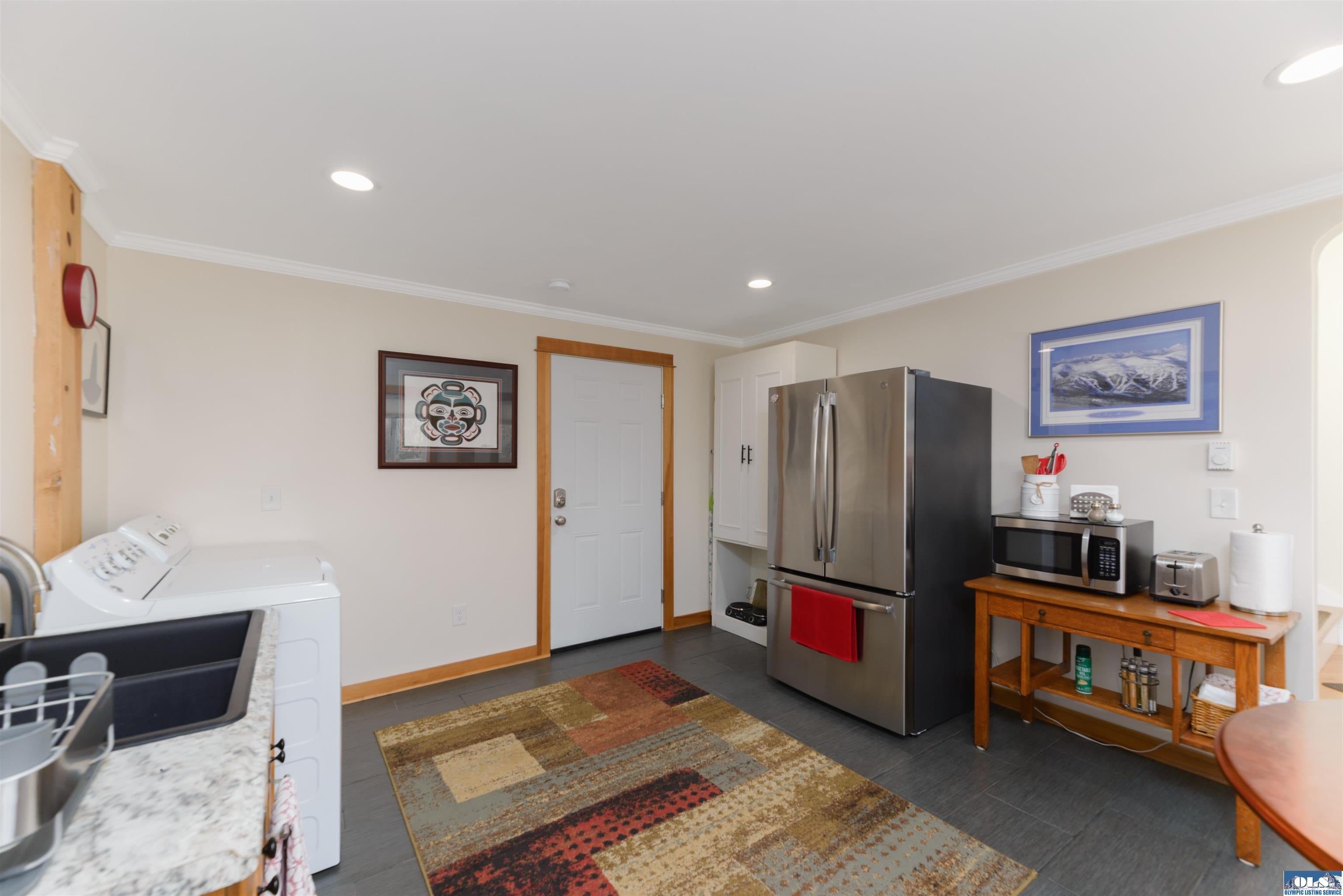 Sequim, Washington, 98382, United States, 5 Bedrooms Bedrooms, ,4 BathroomsBathrooms,Residential,Active,1945451