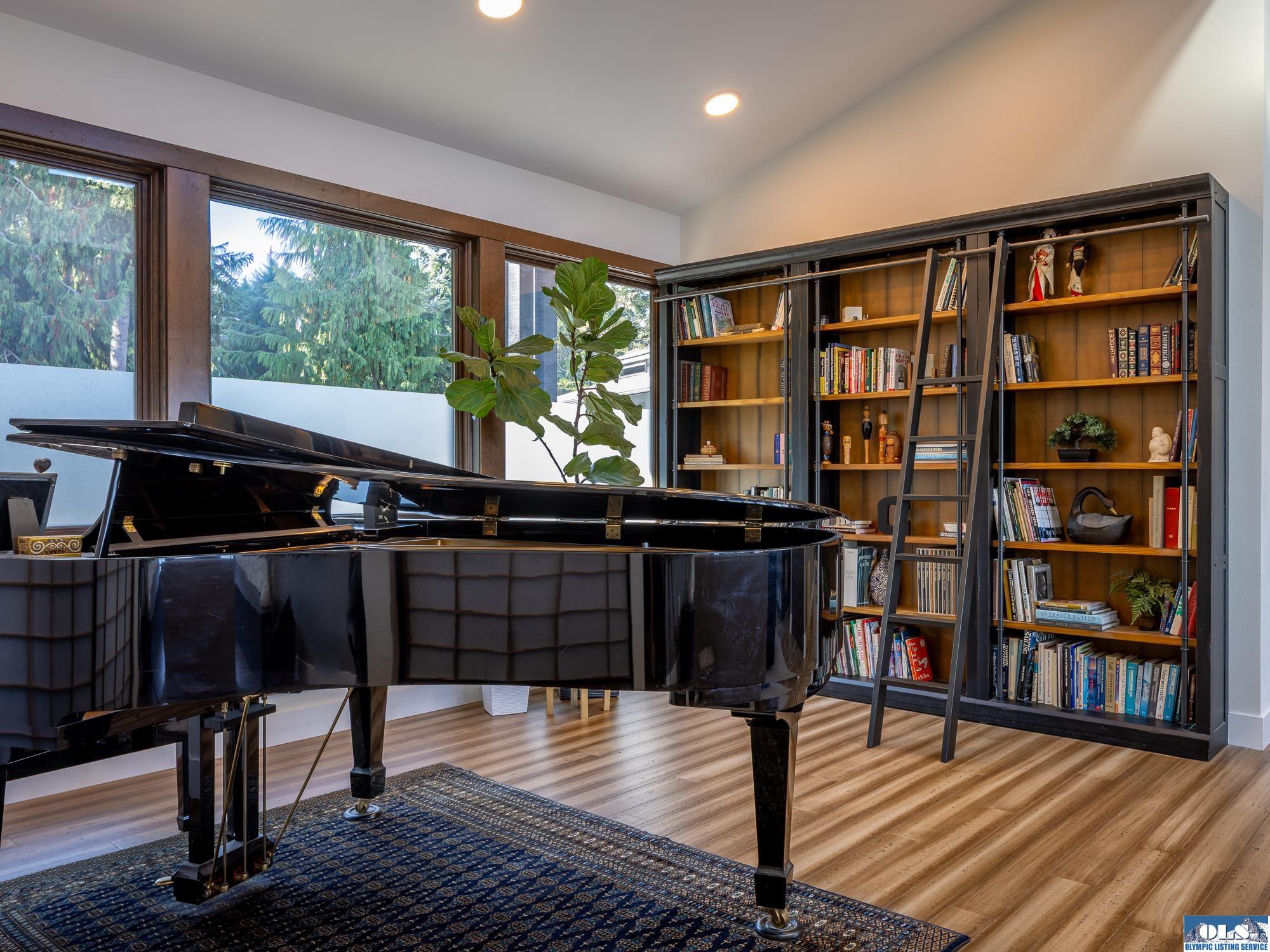 Sequim, Washington, 98382, United States, 4 Bedrooms Bedrooms, ,5 BathroomsBathrooms,Residential,Active,1808316