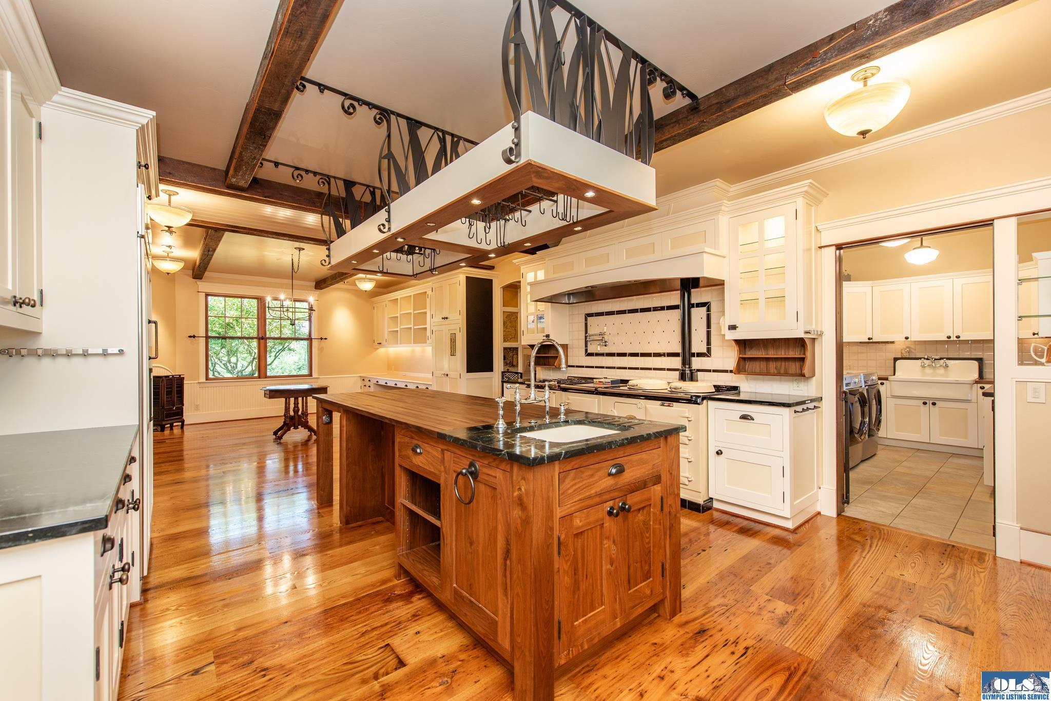 Sequim, Washington, 98382, United States, ,5 BathroomsBathrooms,Residential,Active,1790882