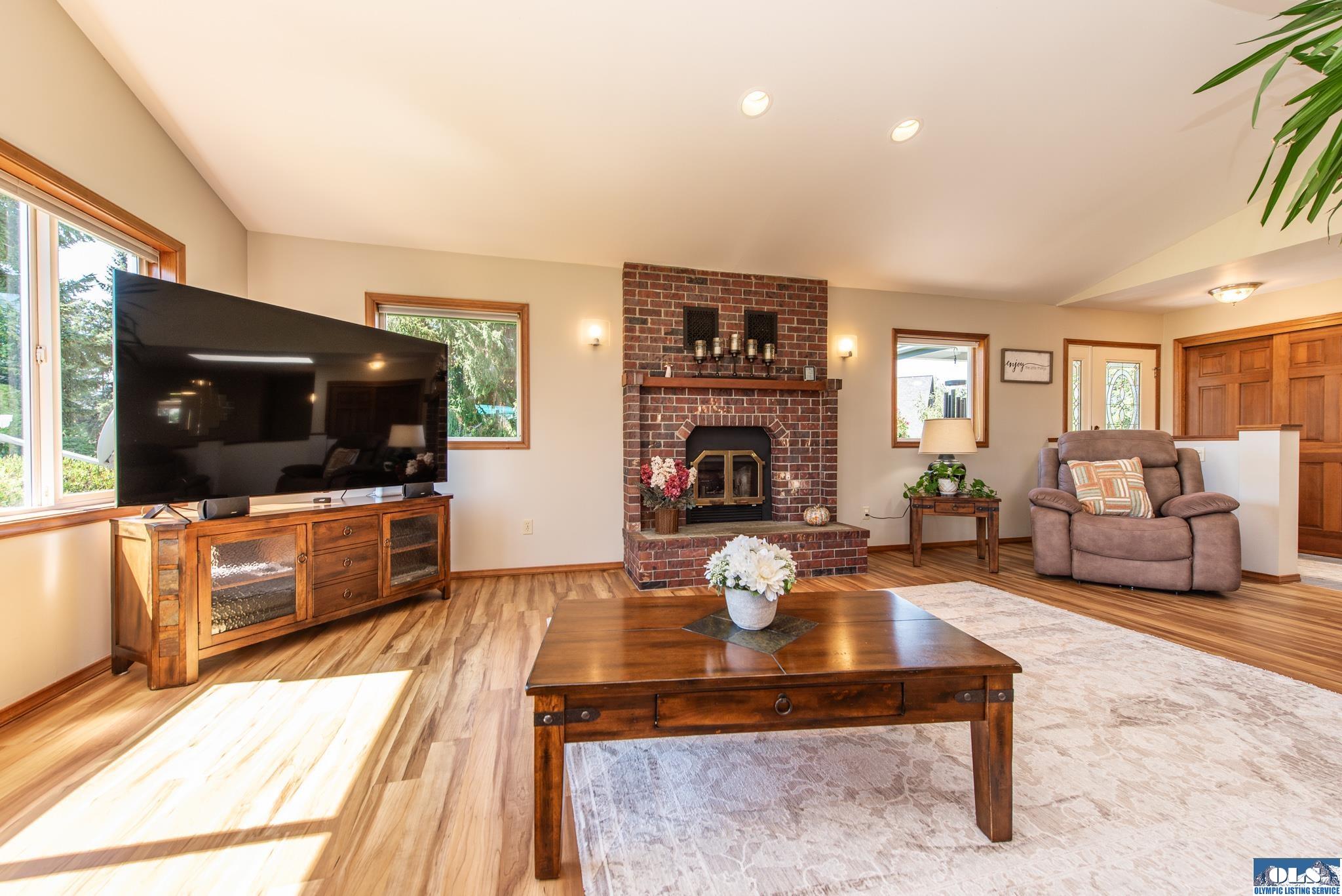 Sequim, Washington, 98382, United States, 3 Bedrooms Bedrooms, ,3 BathroomsBathrooms,Residential,Active,1936602