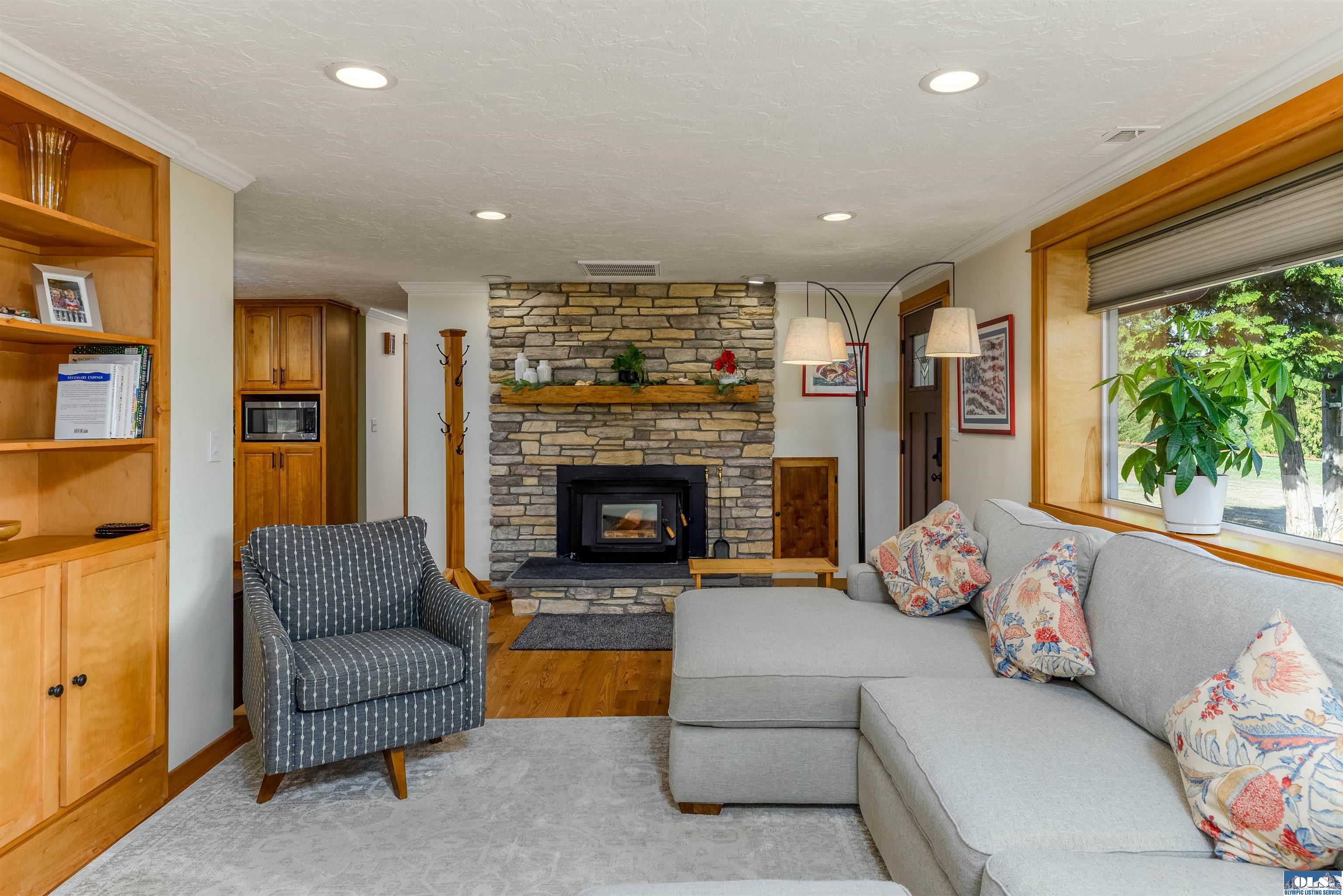 Sequim, Washington, 98382, United States, 5 Bedrooms Bedrooms, ,4 BathroomsBathrooms,Residential,Active,1945451