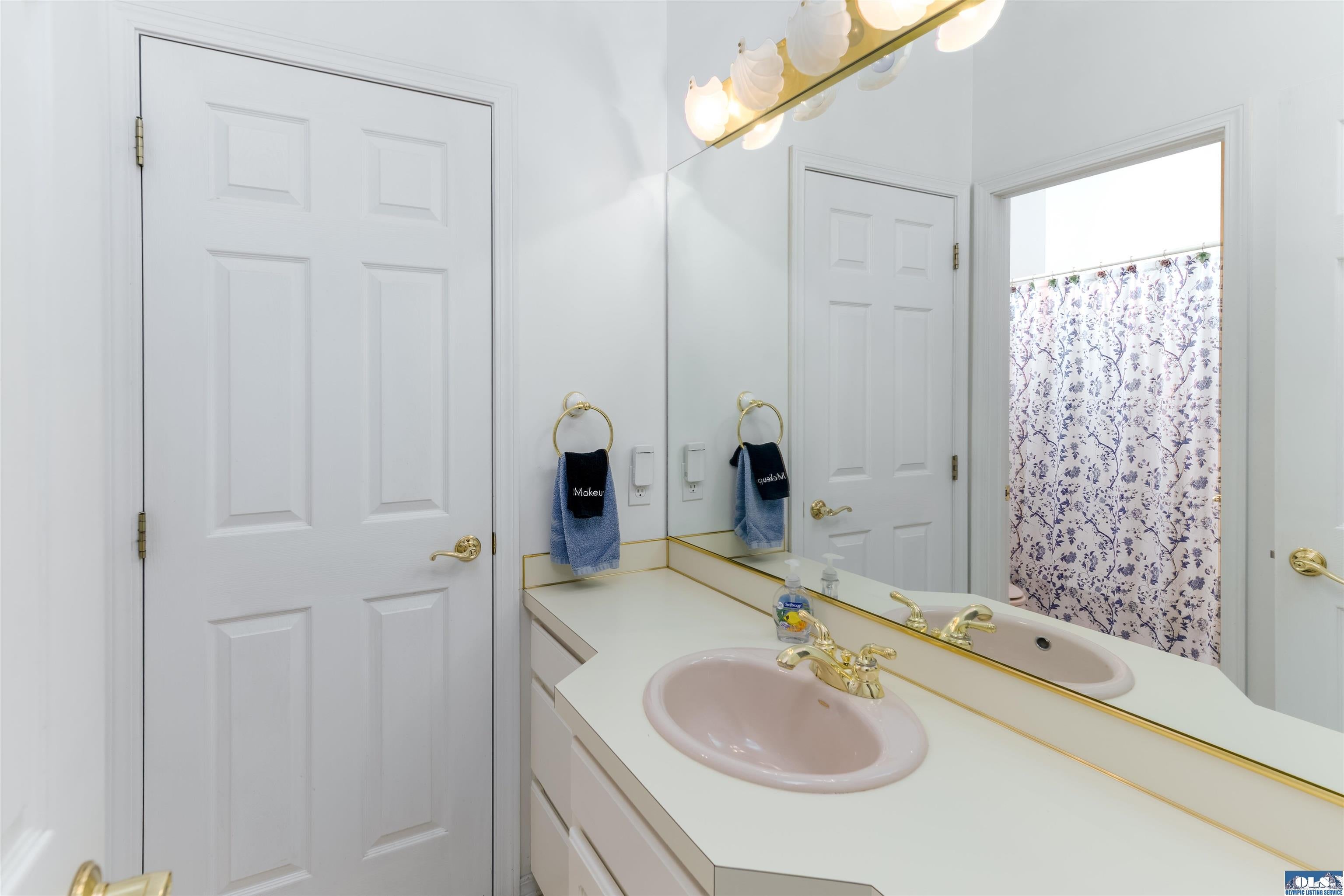 Sequim, Washington, 98382, United States, 2 Bedrooms Bedrooms, ,2 BathroomsBathrooms,Residential,Active,1967106