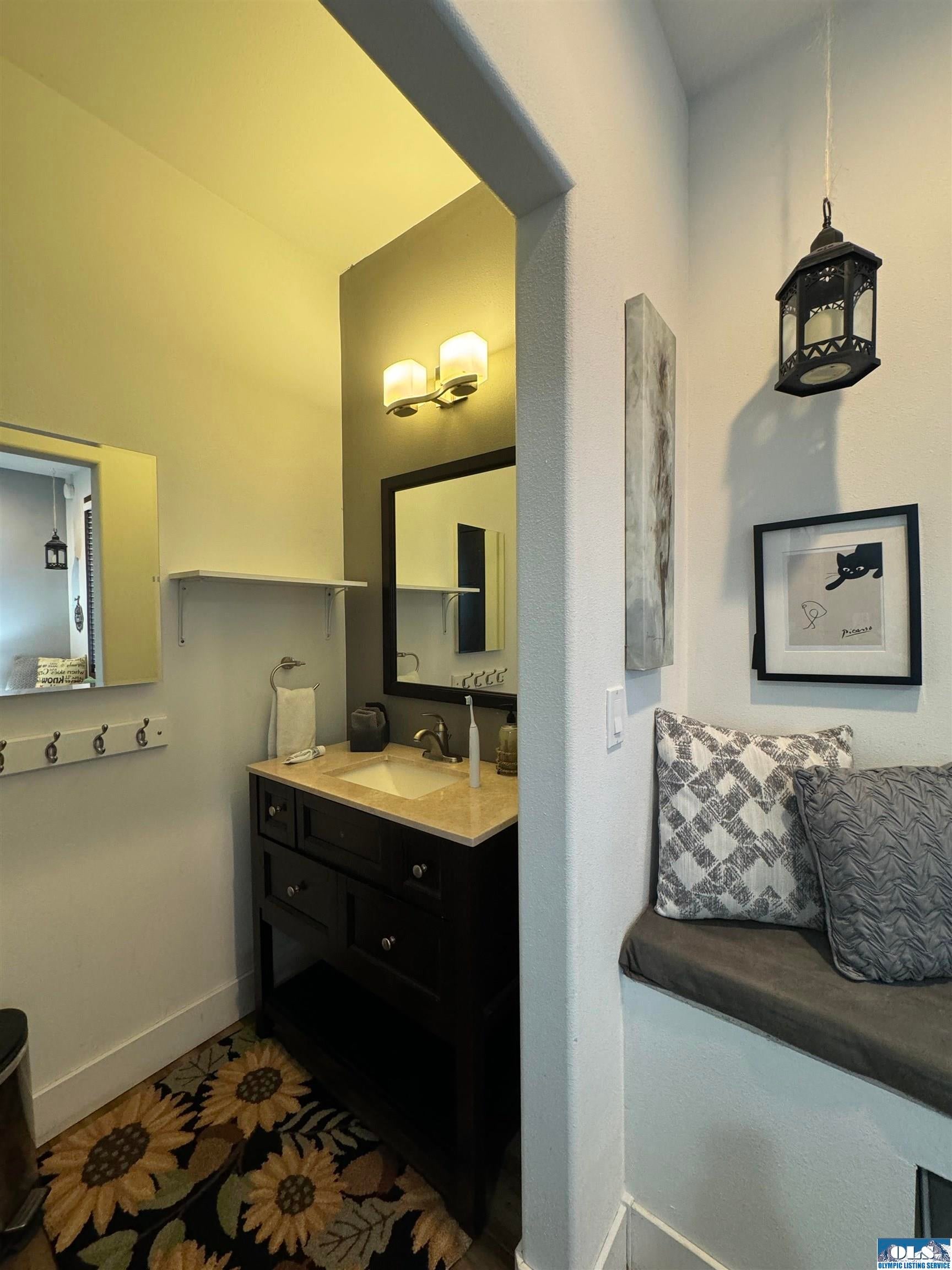 Sequim, Washington, 98382, United States, 4 Bedrooms Bedrooms, ,5 BathroomsBathrooms,Residential,Active,1808316