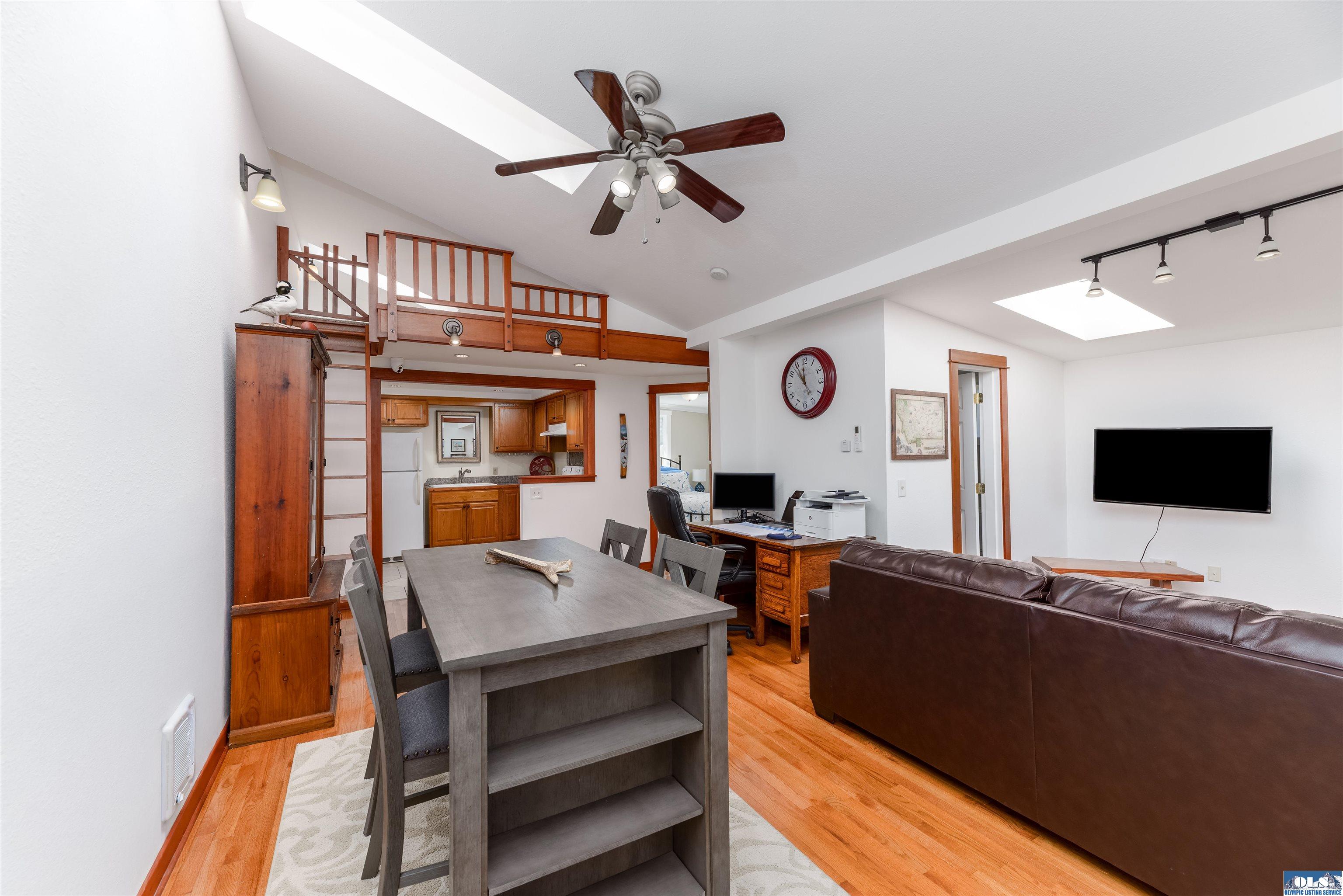 Sequim, Washington, 98382, United States, 5 Bedrooms Bedrooms, ,4 BathroomsBathrooms,Residential,Active,1945451