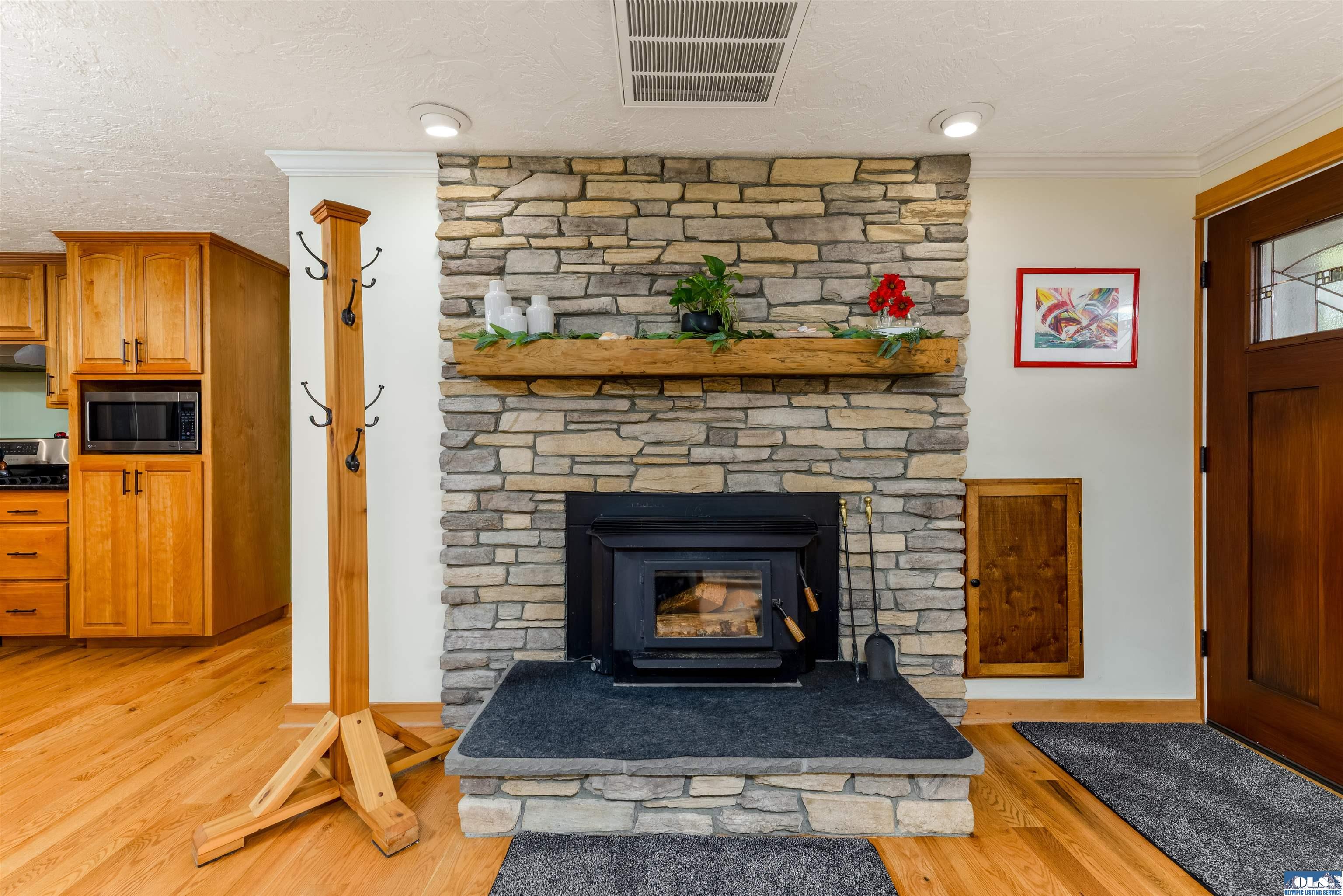 Sequim, Washington, 98382, United States, 5 Bedrooms Bedrooms, ,4 BathroomsBathrooms,Residential,Active,1945451