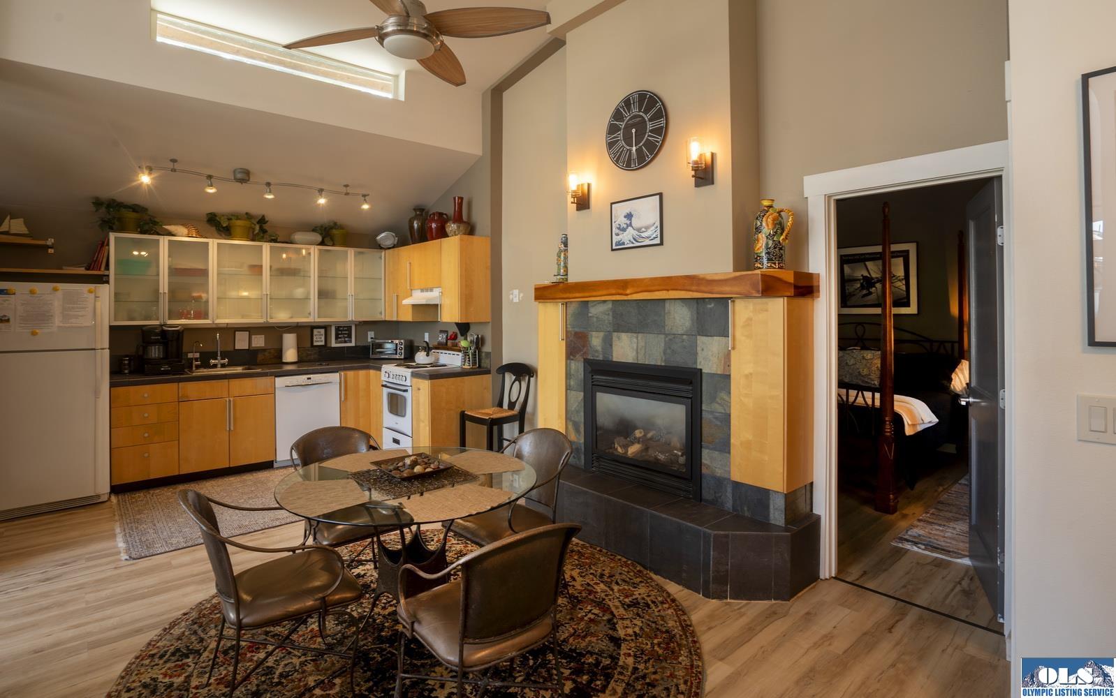 Sequim, Washington, 98382, United States, 4 Bedrooms Bedrooms, ,5 BathroomsBathrooms,Residential,Active,1808316