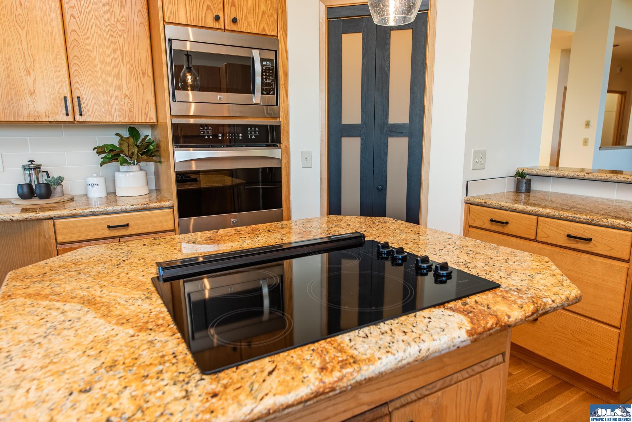 Sequim, Washington, 98382, United States, 3 Bedrooms Bedrooms, ,3 BathroomsBathrooms,Residential,Active,1967309