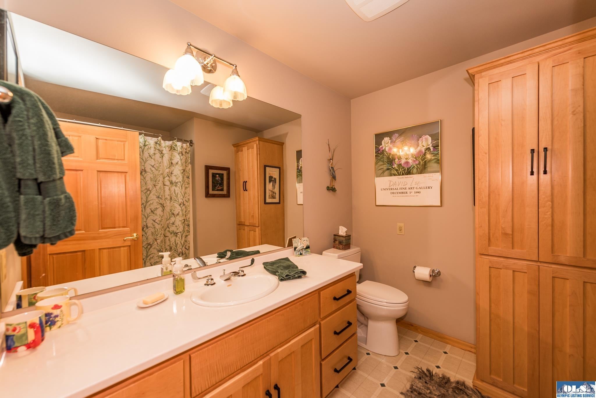 Port Angeles, Washington, 98362, United States, 3 Bedrooms Bedrooms, ,4 BathroomsBathrooms,Residential,Active,1808317