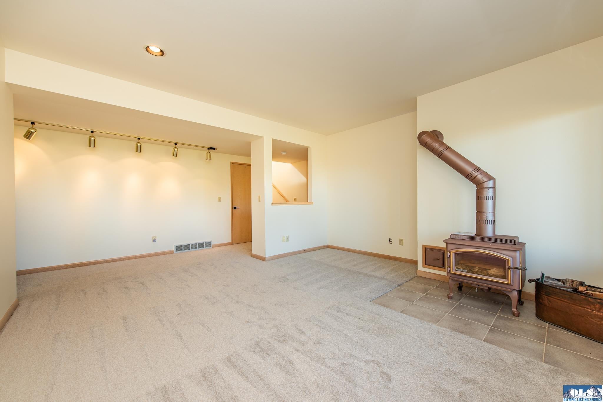 Sequim, Washington, 98382, United States, 3 Bedrooms Bedrooms, ,3 BathroomsBathrooms,Residential,Active,1967309