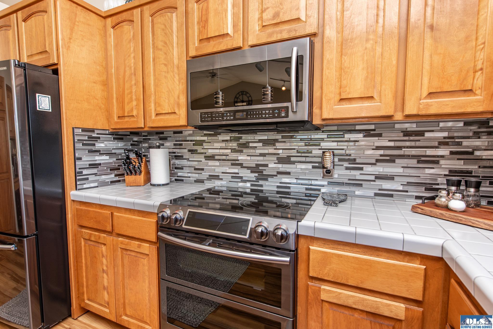 Sequim, Washington, 98382, United States, 3 Bedrooms Bedrooms, ,3 BathroomsBathrooms,Residential,Active,1936602