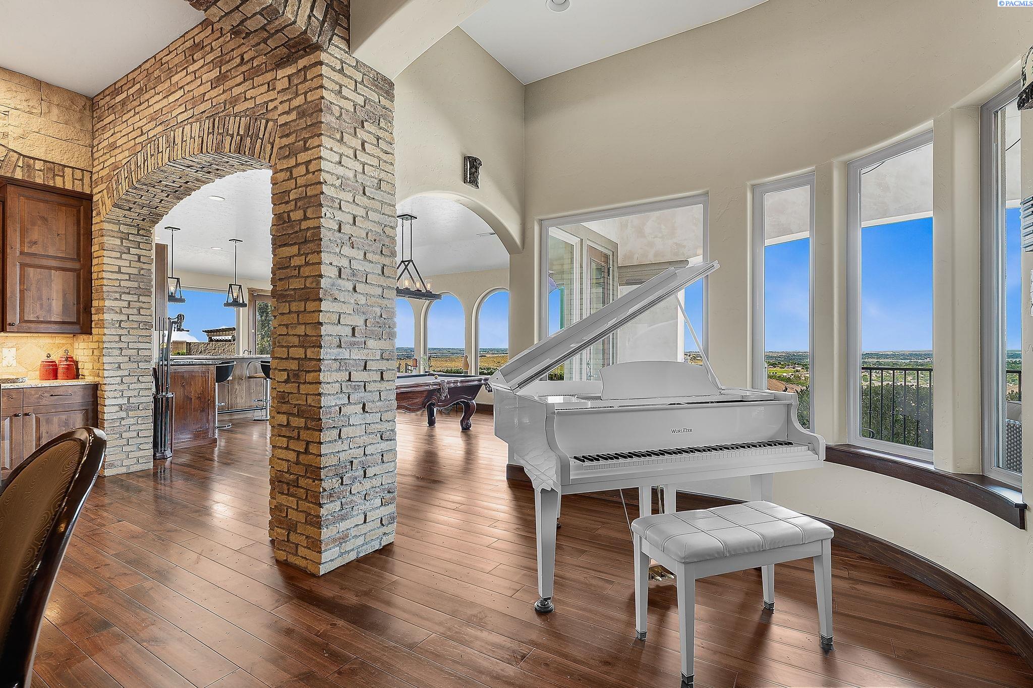 Richland, Washington, 99352, United States, 4 Bedrooms Bedrooms, ,3 BathroomsBathrooms,Residential,Active,1973341