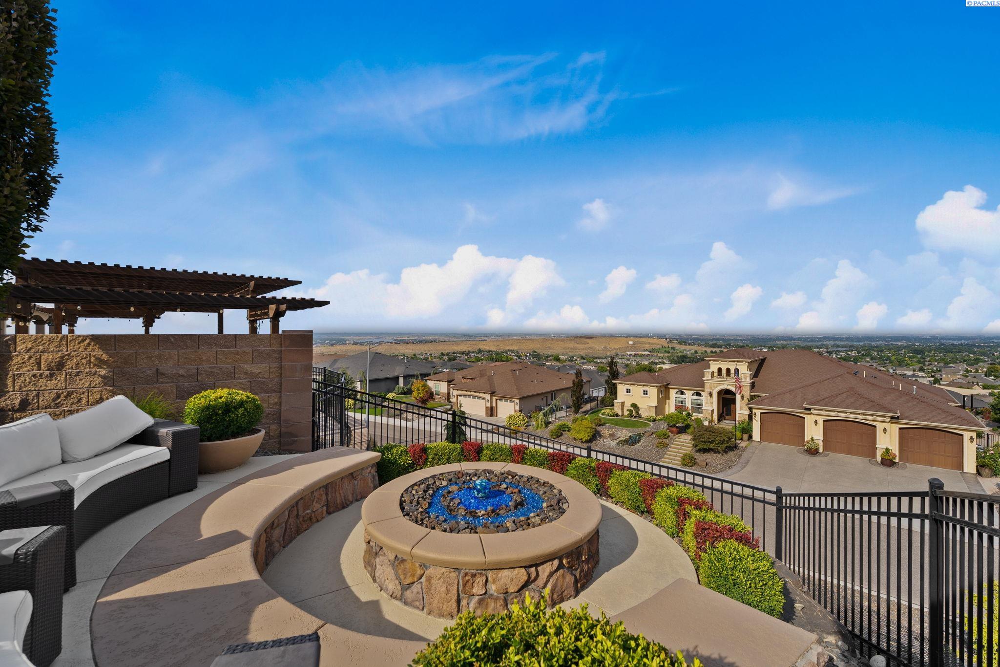 Richland, Washington, 99352, United States, 4 Bedrooms Bedrooms, ,3 BathroomsBathrooms,Residential,Active,1973341