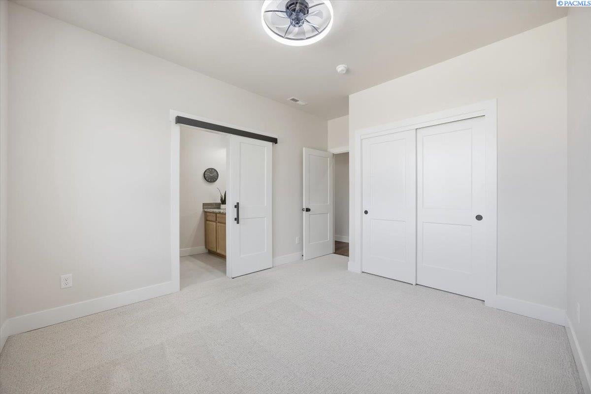 Kennewick, Washington, 99338, United States, 4 Bedrooms Bedrooms, ,3 BathroomsBathrooms,Residential,Active,1996281
