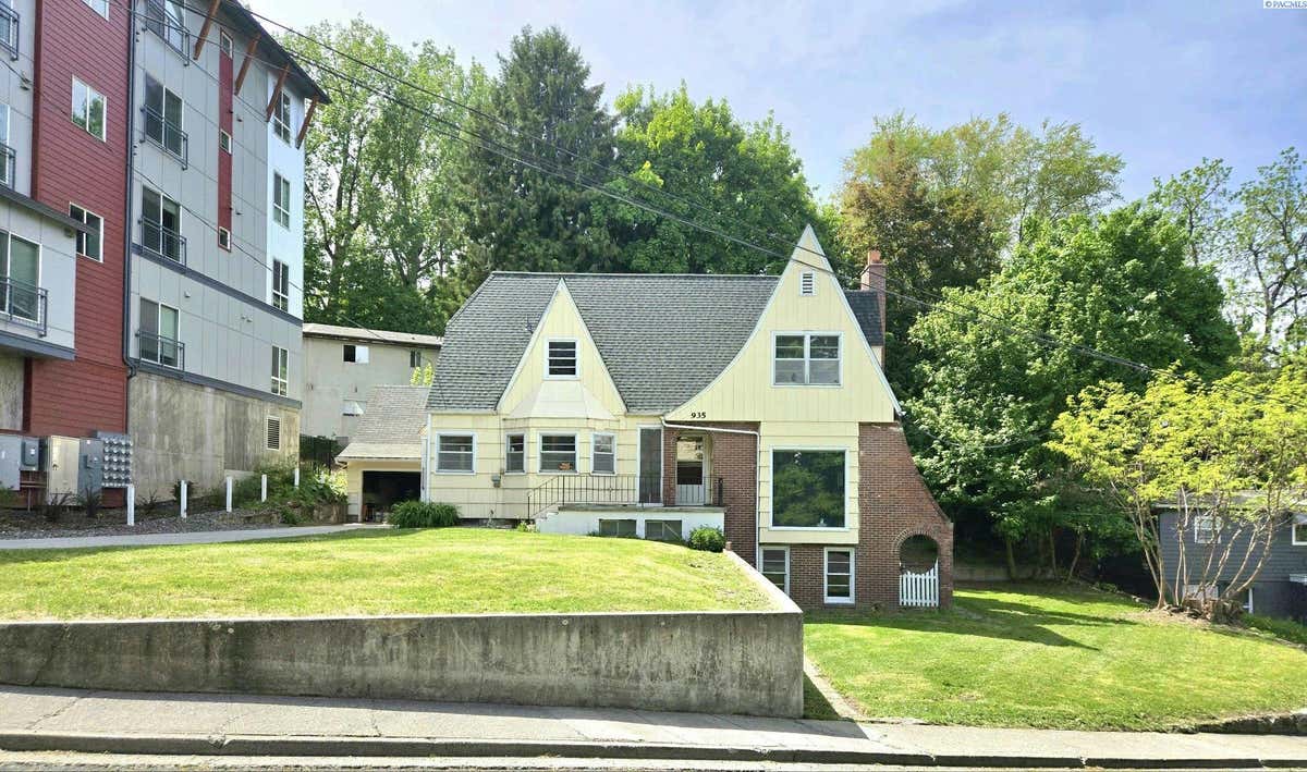 935 NE C ST, PULLMAN, WA 99163 | RE/MAX