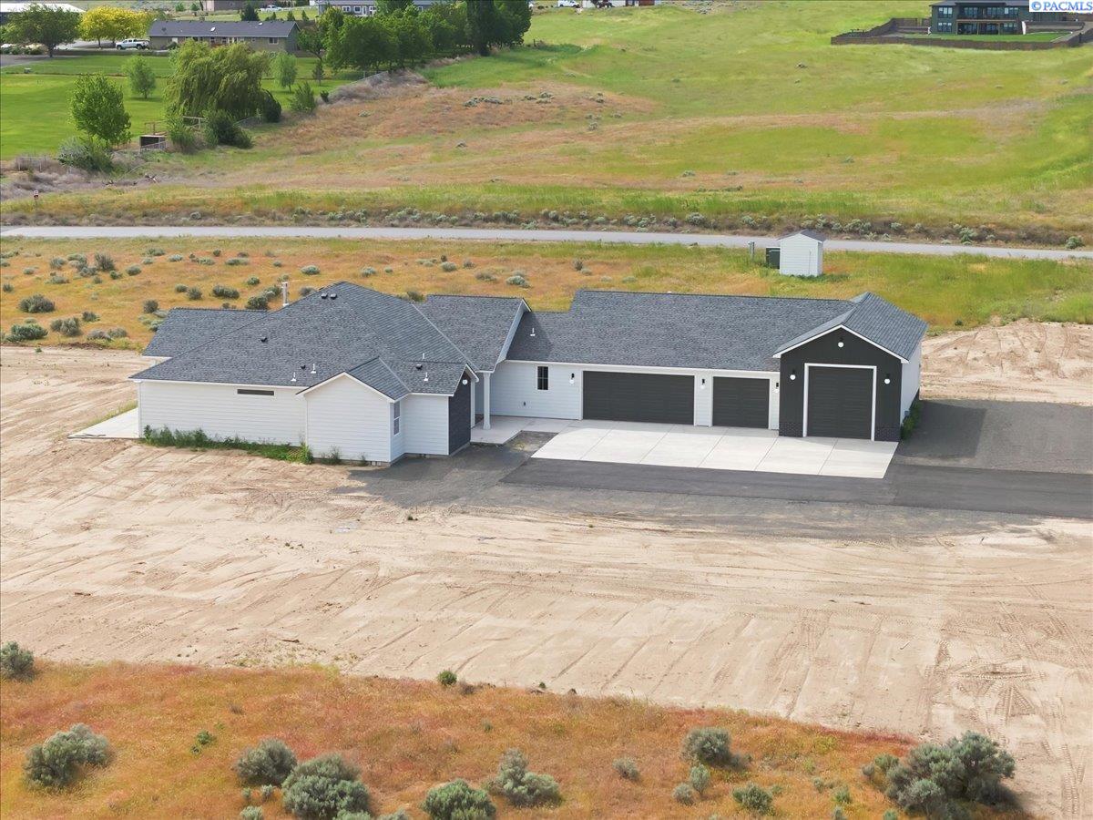 Kennewick, Washington, 99338, United States, 4 Bedrooms Bedrooms, ,3 BathroomsBathrooms,Residential,Active,1996281
