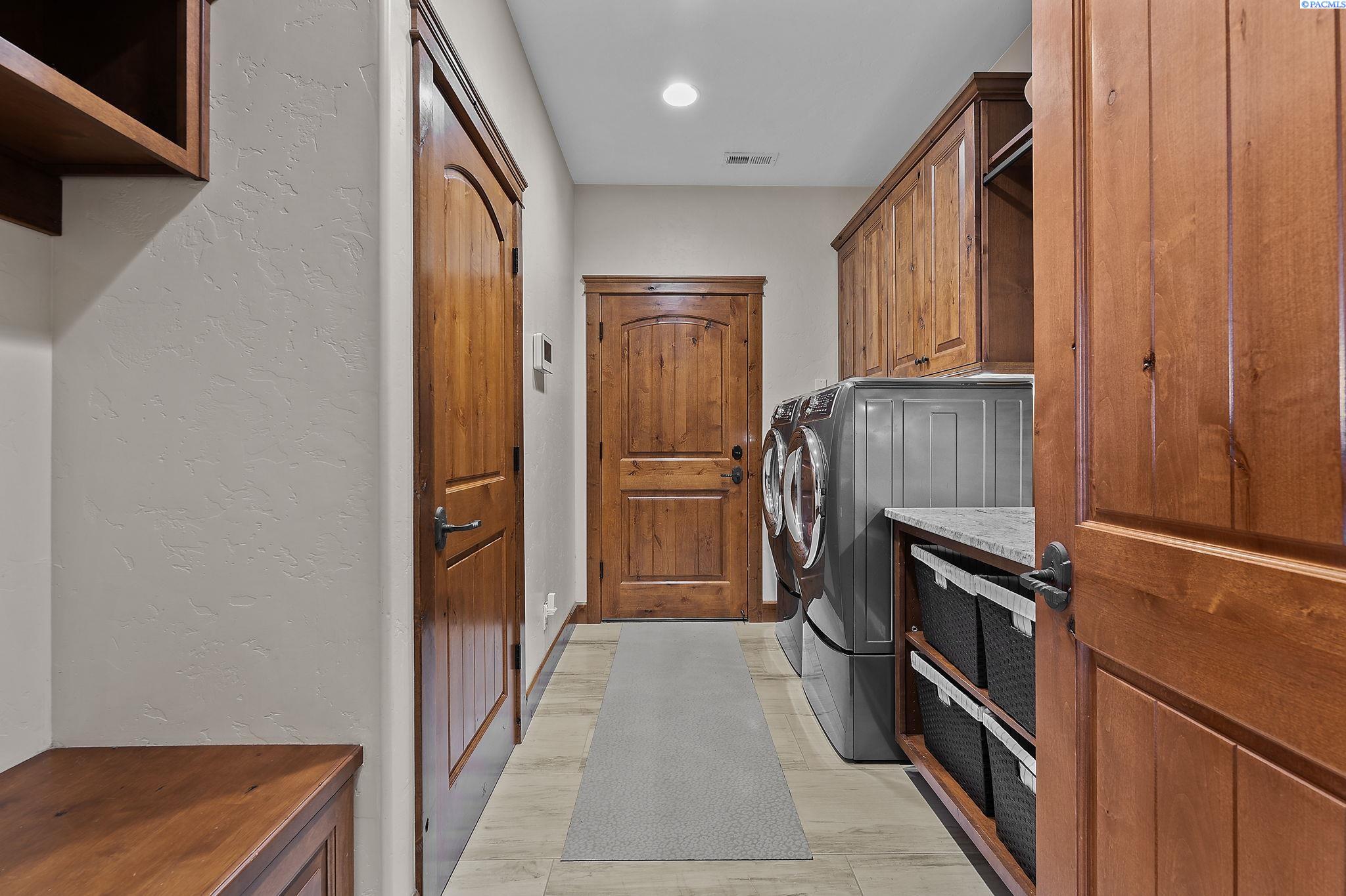 Richland, Washington, 99352, United States, 4 Bedrooms Bedrooms, ,3 BathroomsBathrooms,Residential,Active,1973341