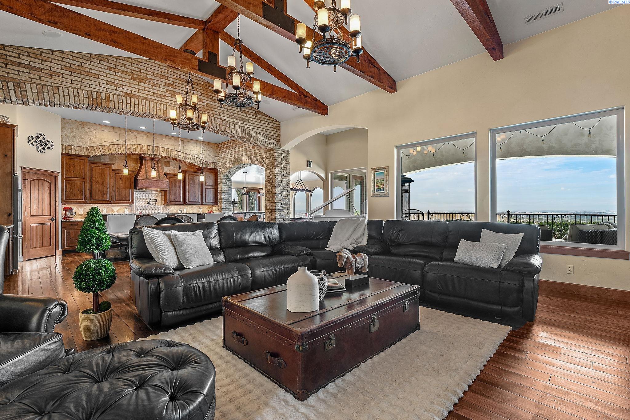 Richland, Washington, 99352, United States, 4 Bedrooms Bedrooms, ,3 BathroomsBathrooms,Residential,Active,1973341