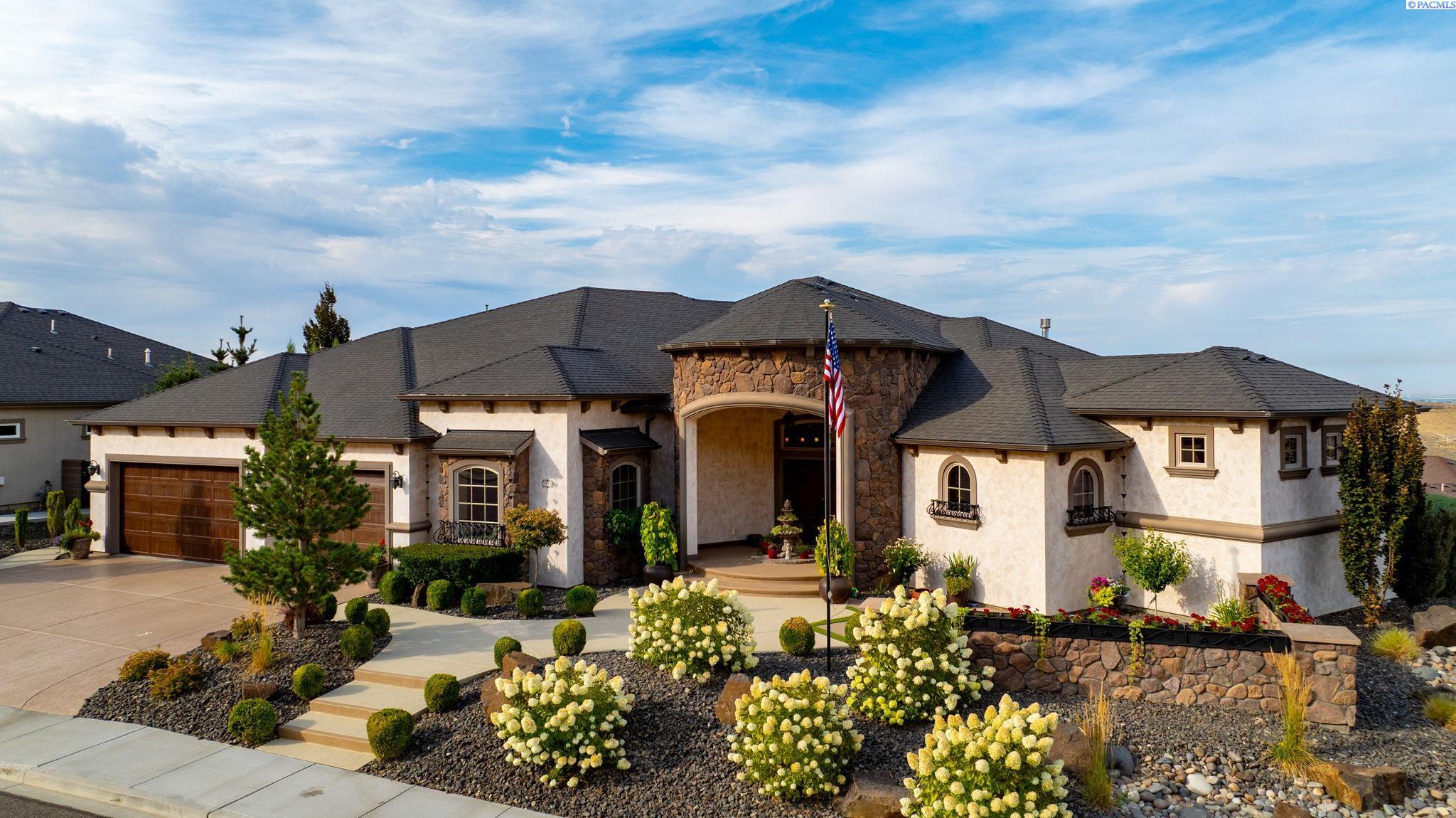 Richland, Washington, 99352, United States, 4 Bedrooms Bedrooms, ,3 BathroomsBathrooms,Residential,Active,1973341