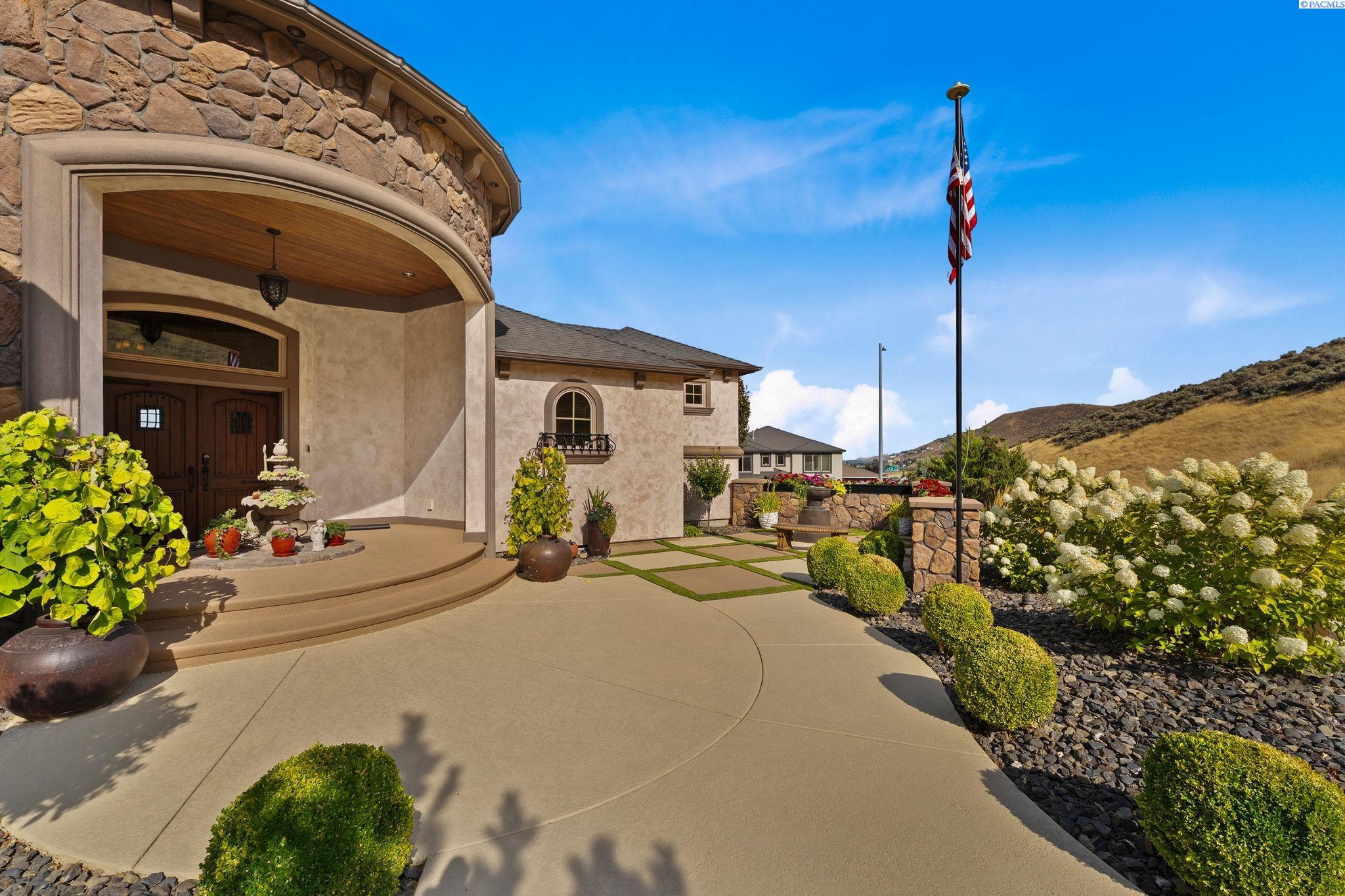 Richland, Washington, 99352, United States, 4 Bedrooms Bedrooms, ,3 BathroomsBathrooms,Residential,Active,1973341