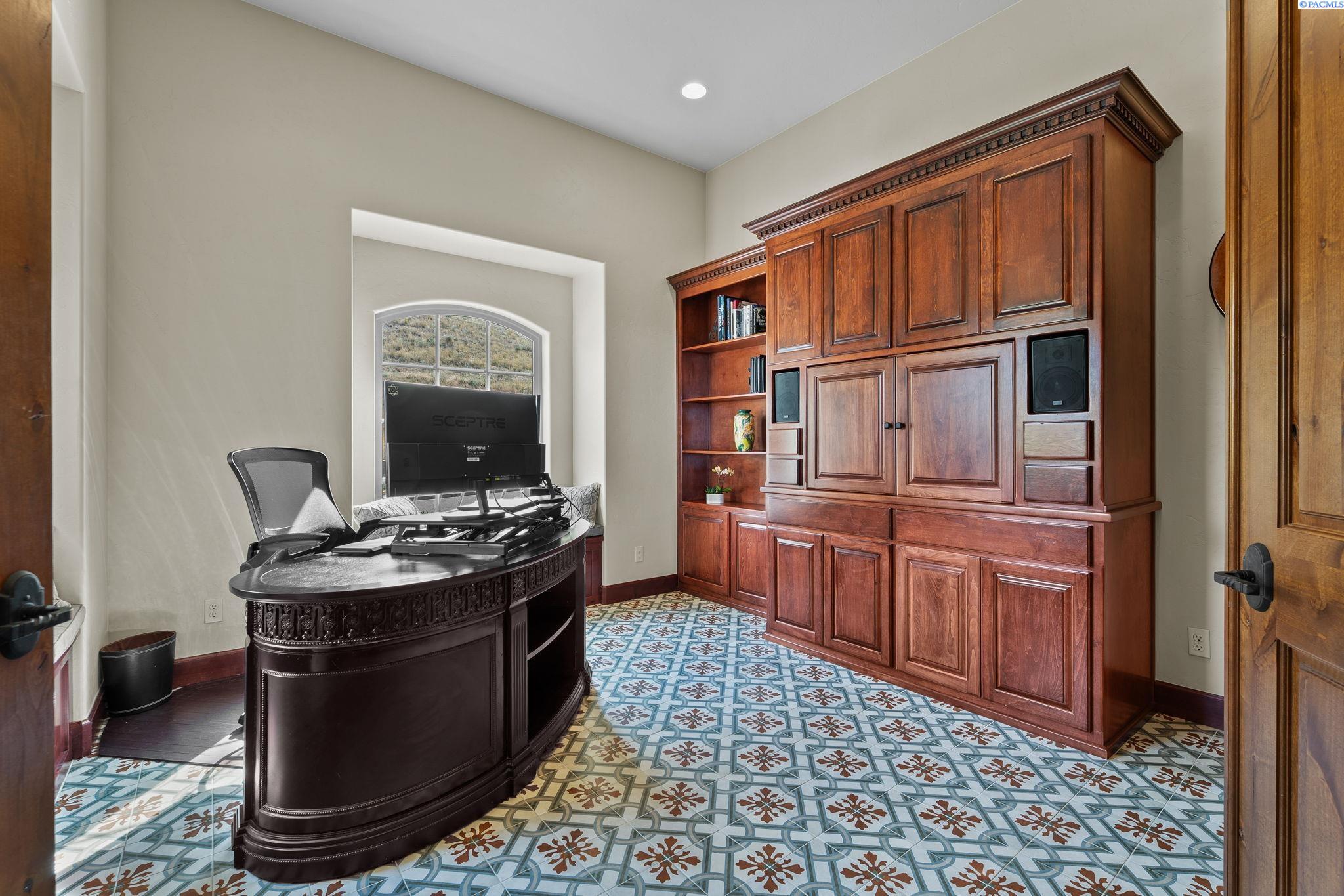 Richland, Washington, 99352, United States, 4 Bedrooms Bedrooms, ,3 BathroomsBathrooms,Residential,Active,1973341