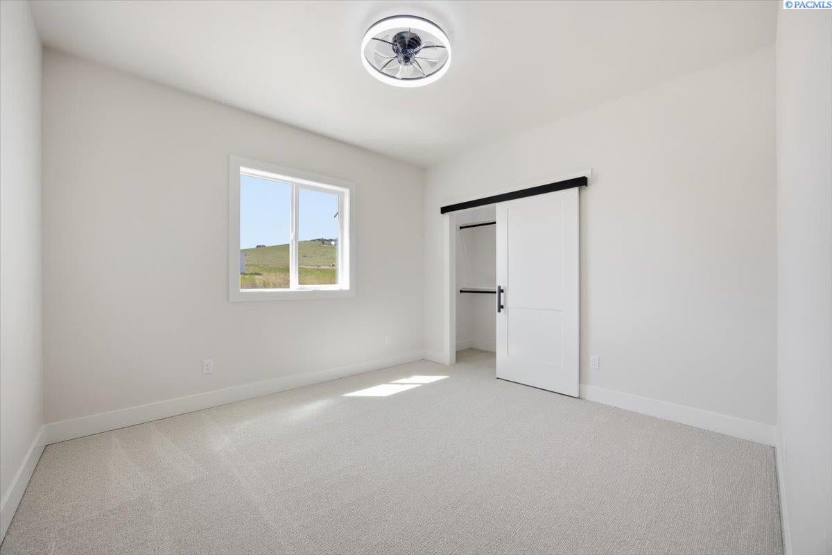 Kennewick, Washington, 99338, United States, 4 Bedrooms Bedrooms, ,3 BathroomsBathrooms,Residential,Active,1996281