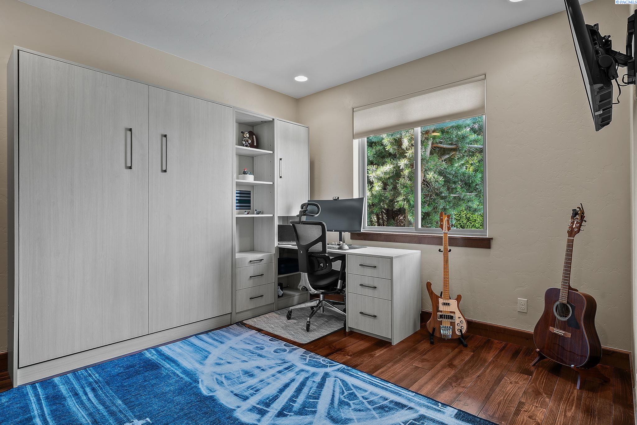 Richland, Washington, 99352, United States, 4 Bedrooms Bedrooms, ,3 BathroomsBathrooms,Residential,Active,1973341