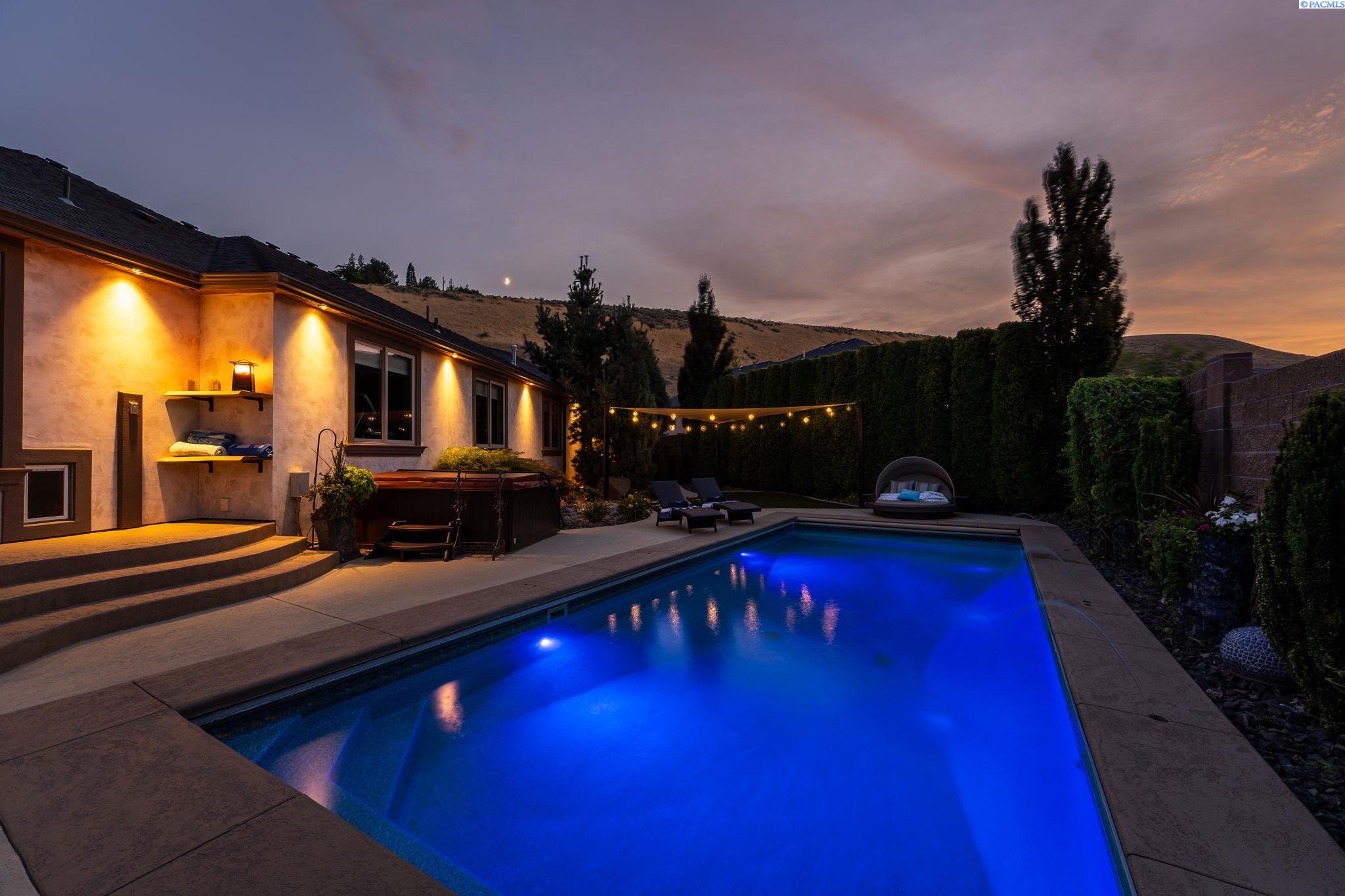 Richland, Washington, 99352, United States, 4 Bedrooms Bedrooms, ,3 BathroomsBathrooms,Residential,Active,1973341