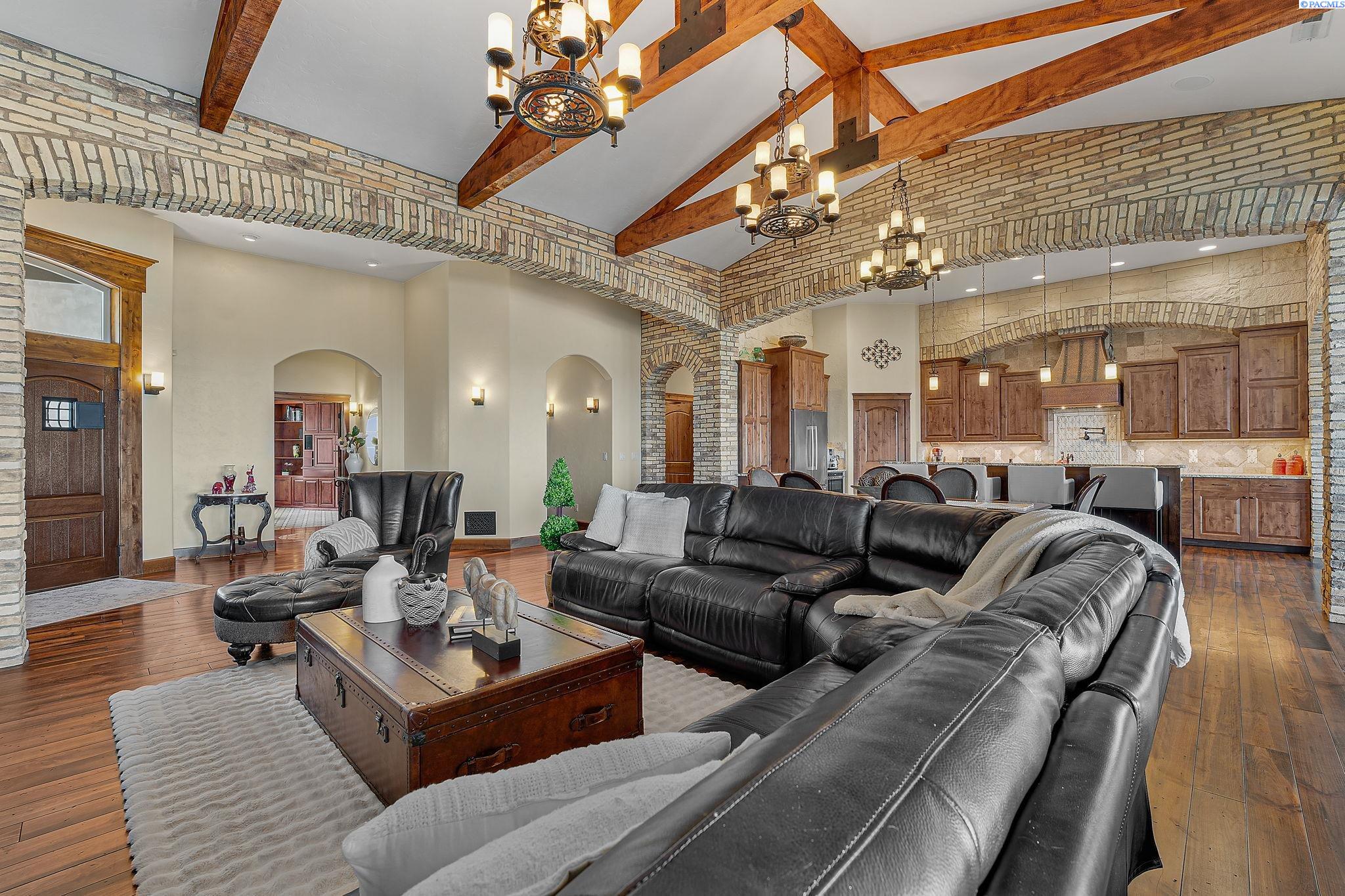 Richland, Washington, 99352, United States, 4 Bedrooms Bedrooms, ,3 BathroomsBathrooms,Residential,Active,1973341