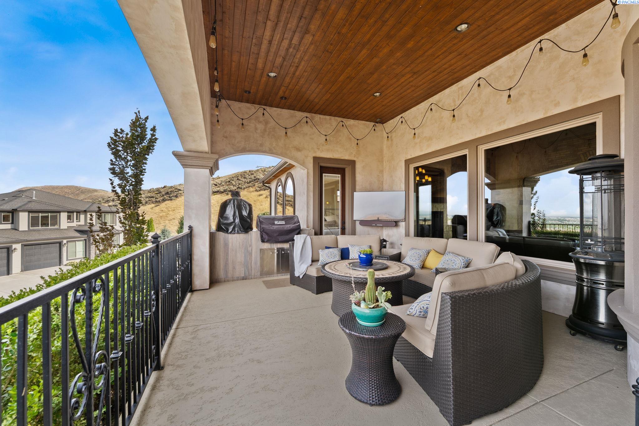 Richland, Washington, 99352, United States, 4 Bedrooms Bedrooms, ,3 BathroomsBathrooms,Residential,Active,1973341