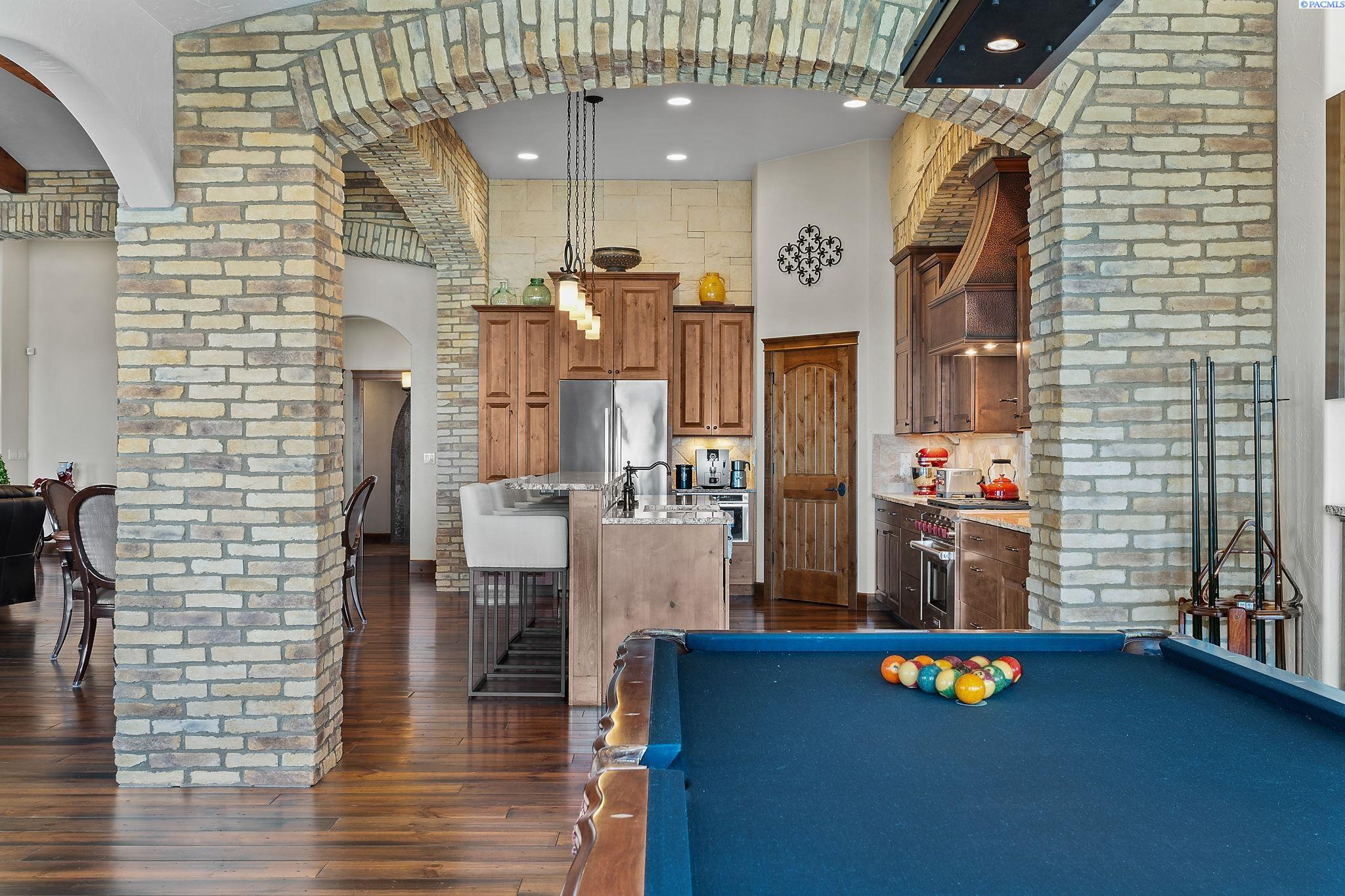 Richland, Washington, 99352, United States, 4 Bedrooms Bedrooms, ,3 BathroomsBathrooms,Residential,Active,1973341