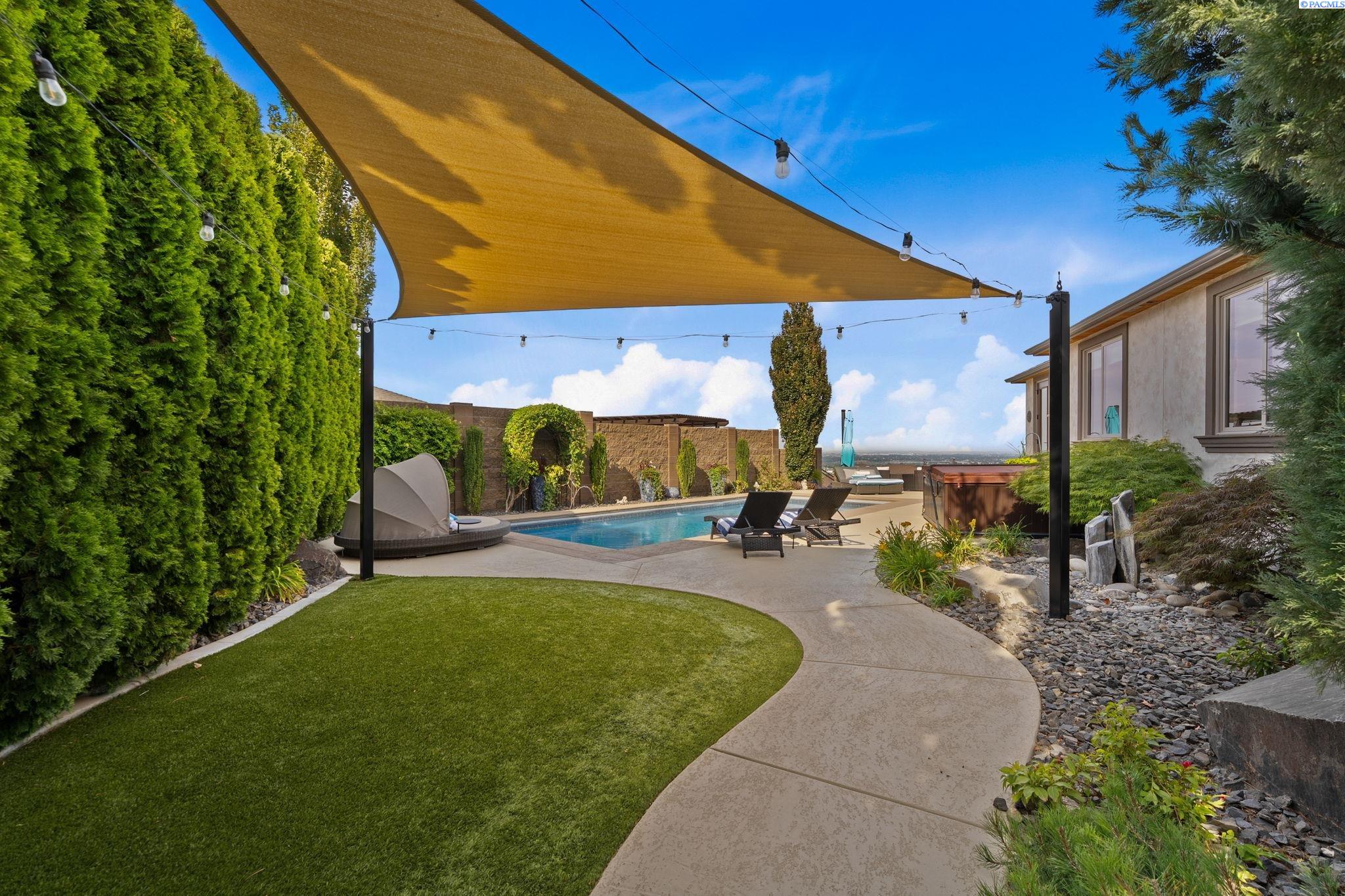 Richland, Washington, 99352, United States, 4 Bedrooms Bedrooms, ,3 BathroomsBathrooms,Residential,Active,1973341