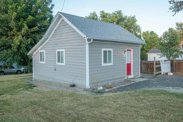 126 W EDISON AVE, SUNNYSIDE, WA 98944 - Image 1