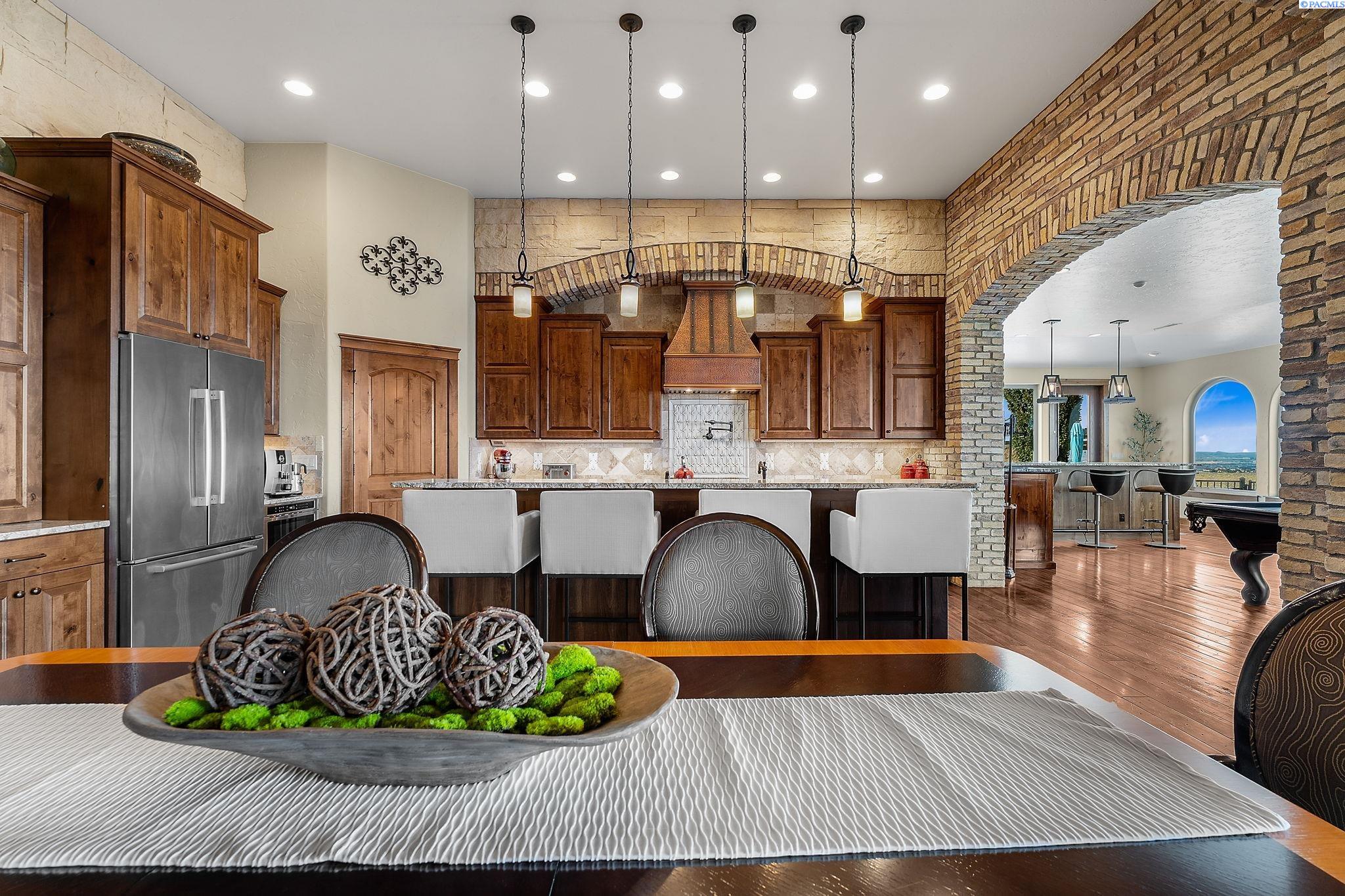 Richland, Washington, 99352, United States, 4 Bedrooms Bedrooms, ,3 BathroomsBathrooms,Residential,Active,1973341