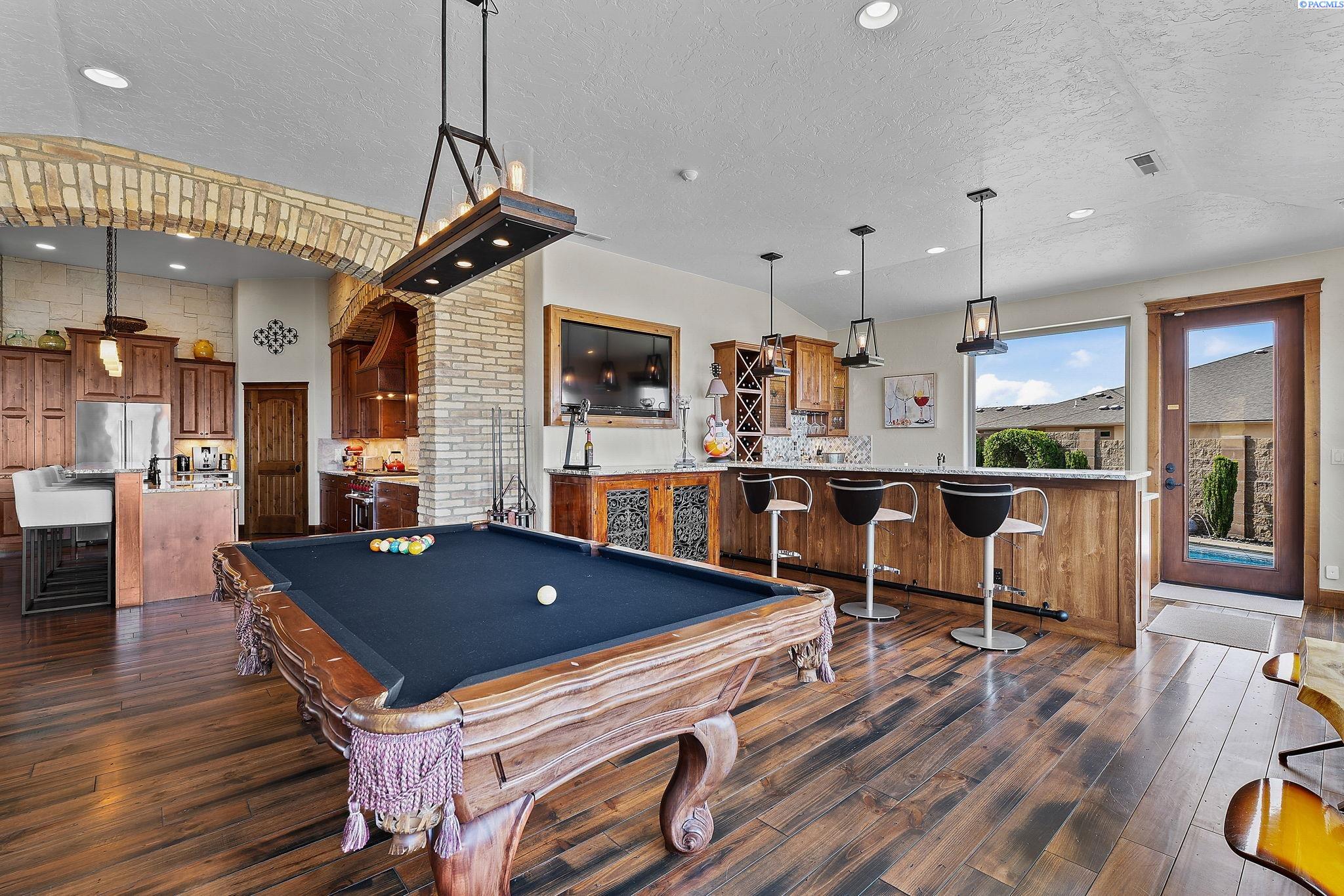 Richland, Washington, 99352, United States, 4 Bedrooms Bedrooms, ,3 BathroomsBathrooms,Residential,Active,1973341